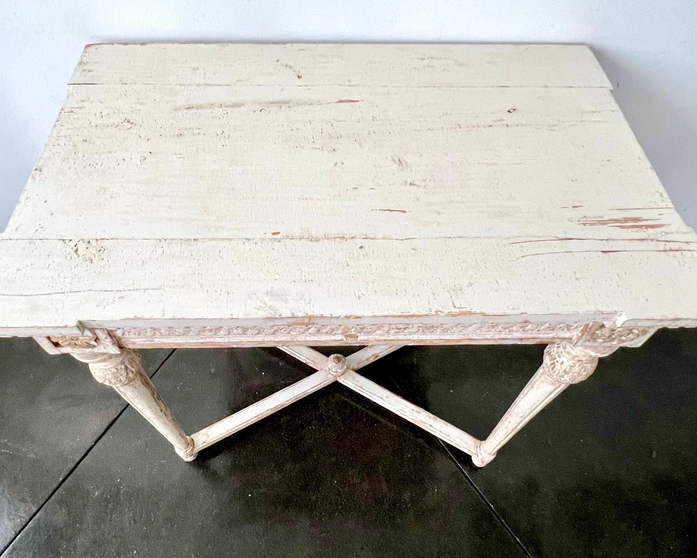 Early 19th Century Swedish Gustavian Neoclassical Painted Console Table For Sale 7