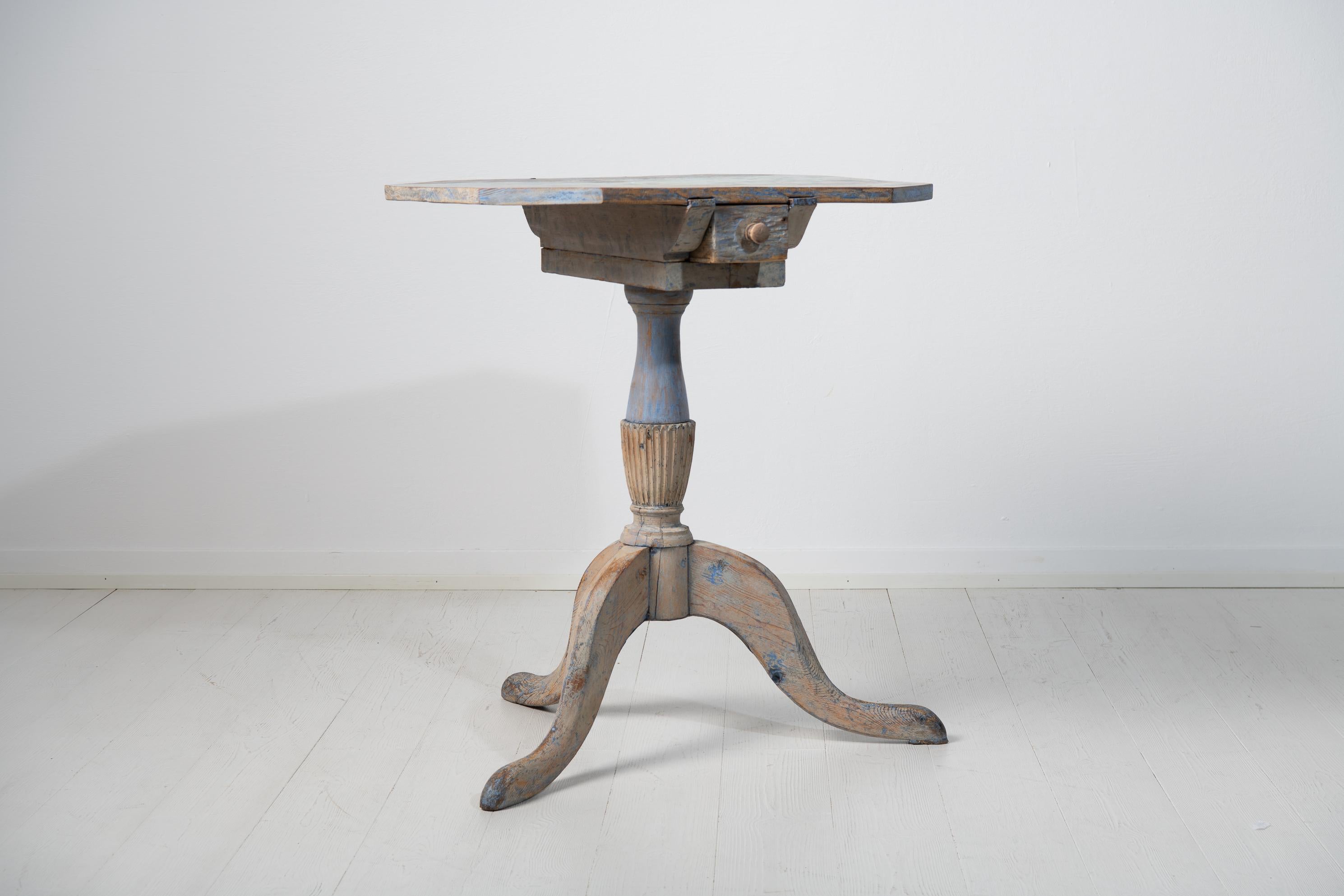 Pine Early 19th Century Swedish Gustavian Painted Column Table