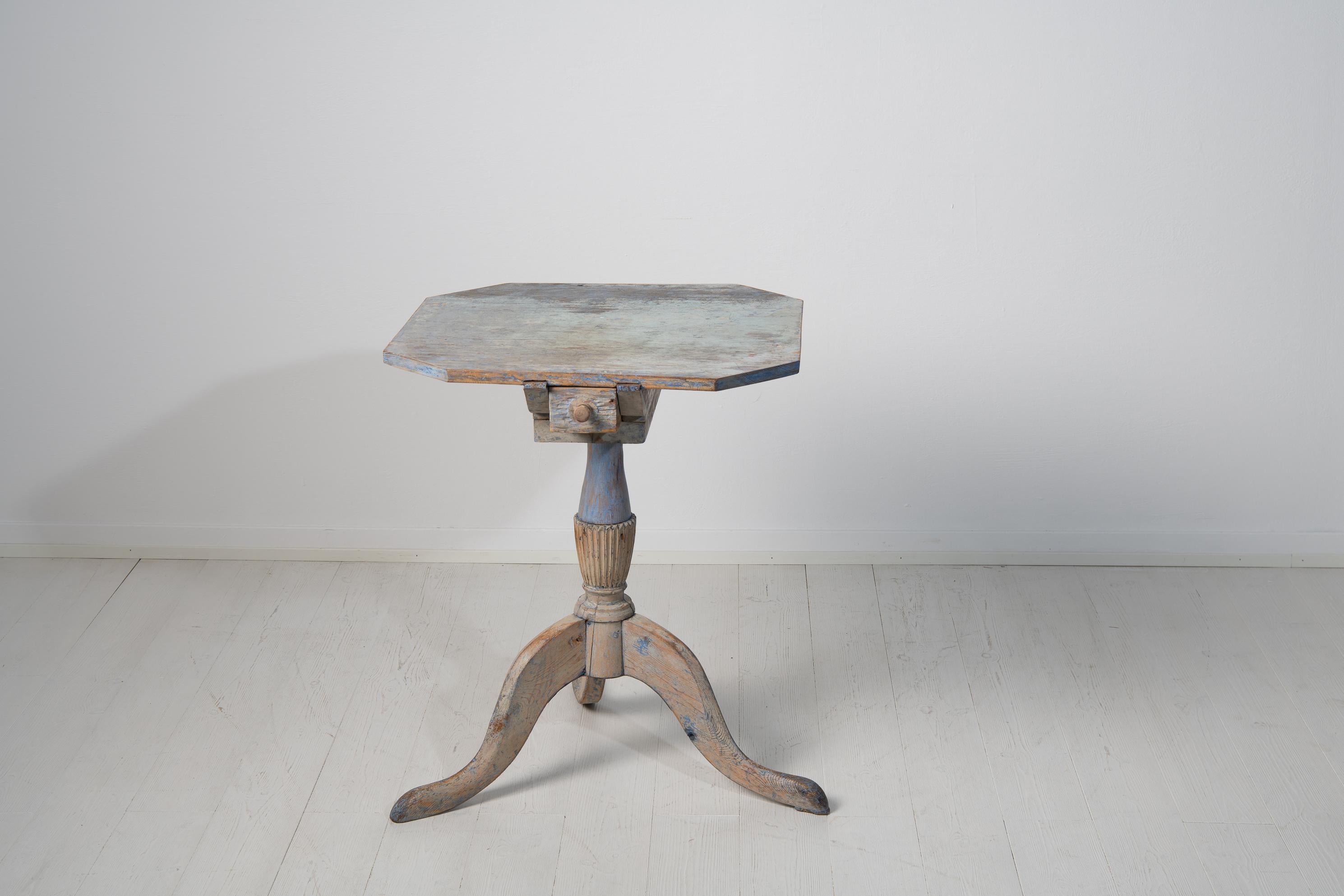 Early 19th Century Swedish Gustavian Painted Column Table 1