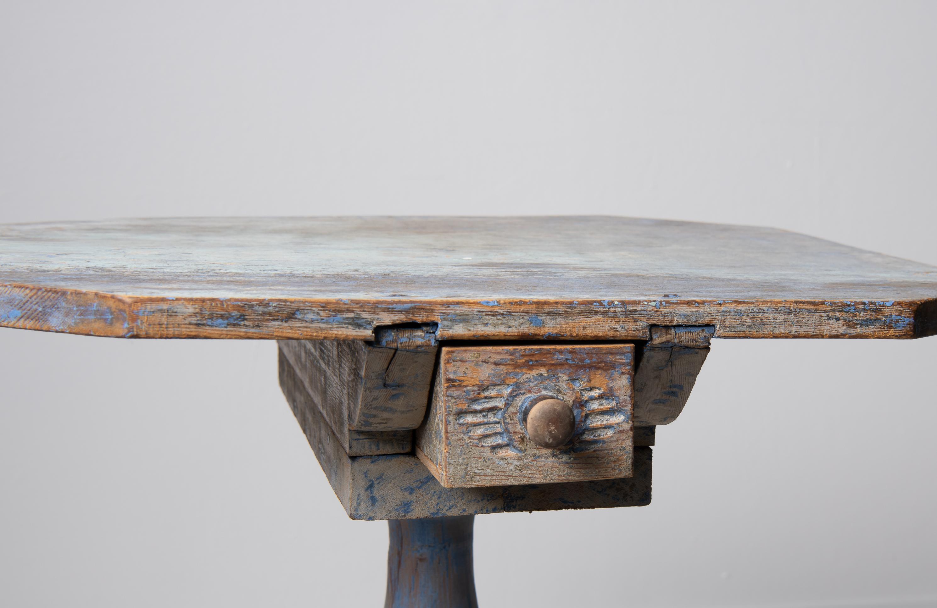 Early 19th Century Swedish Gustavian Painted Column Table 3