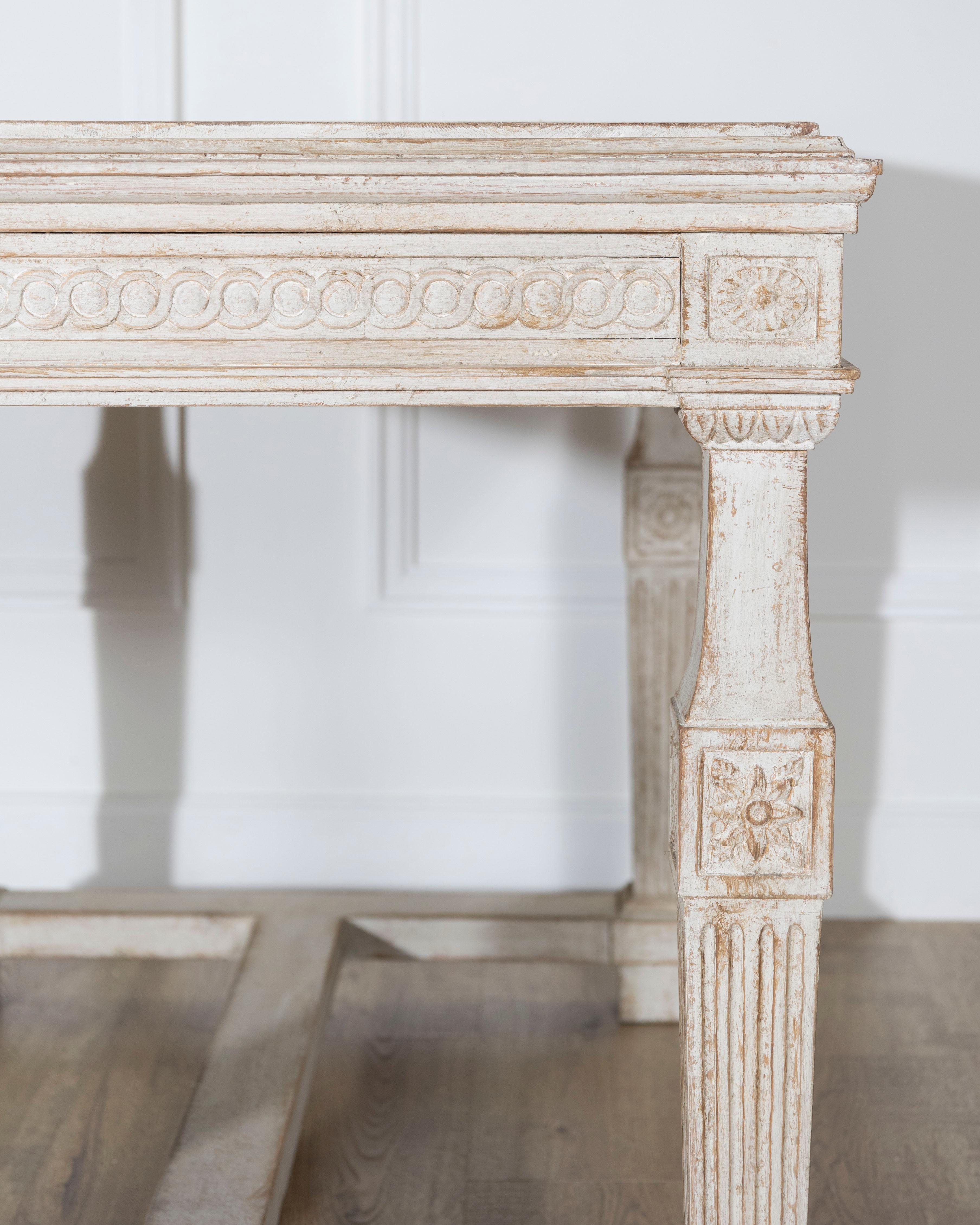 Table console suédoise gustavienne peinte du début du 19e siècle en vente 4