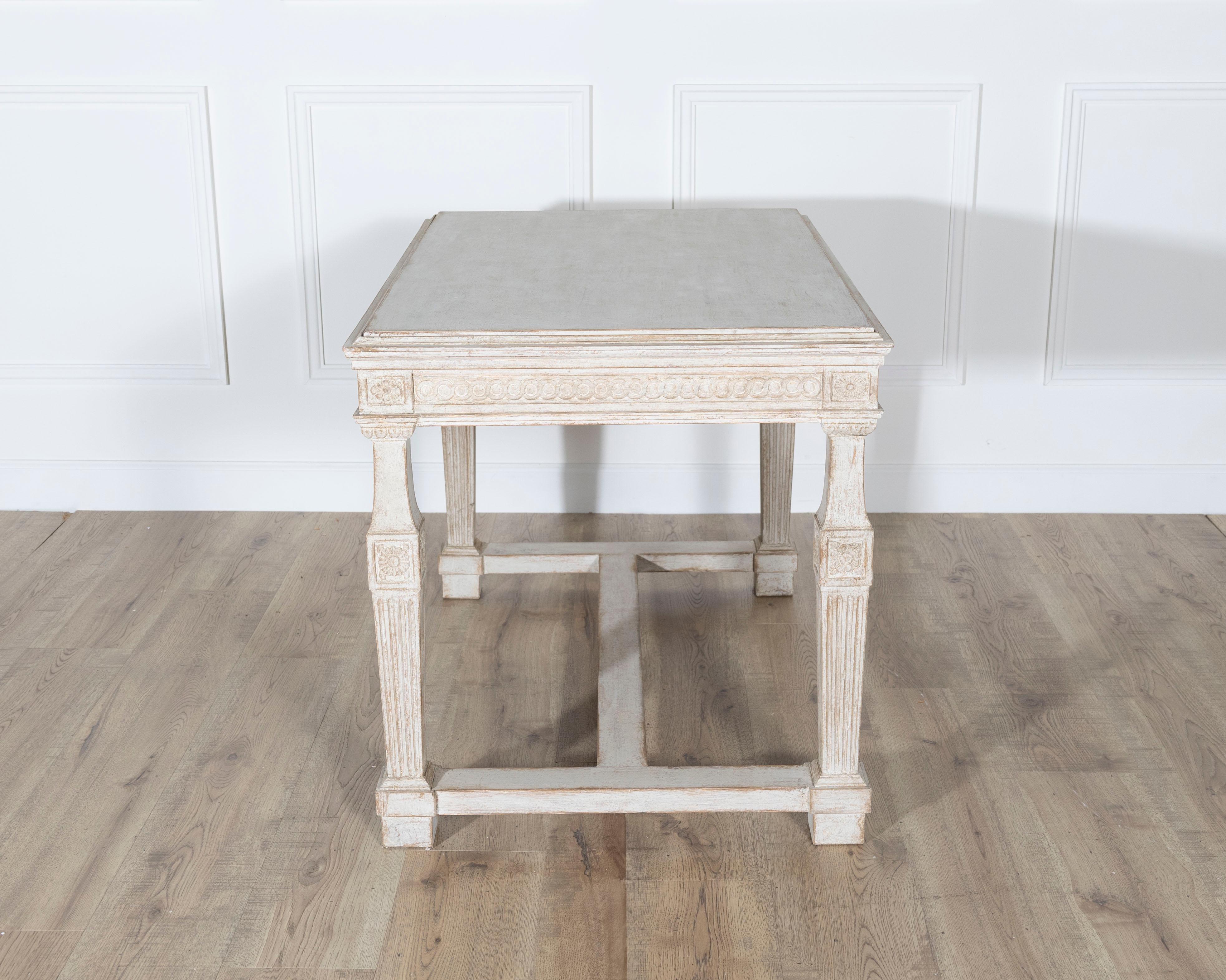 Table console suédoise gustavienne peinte du début du 19e siècle en vente 6