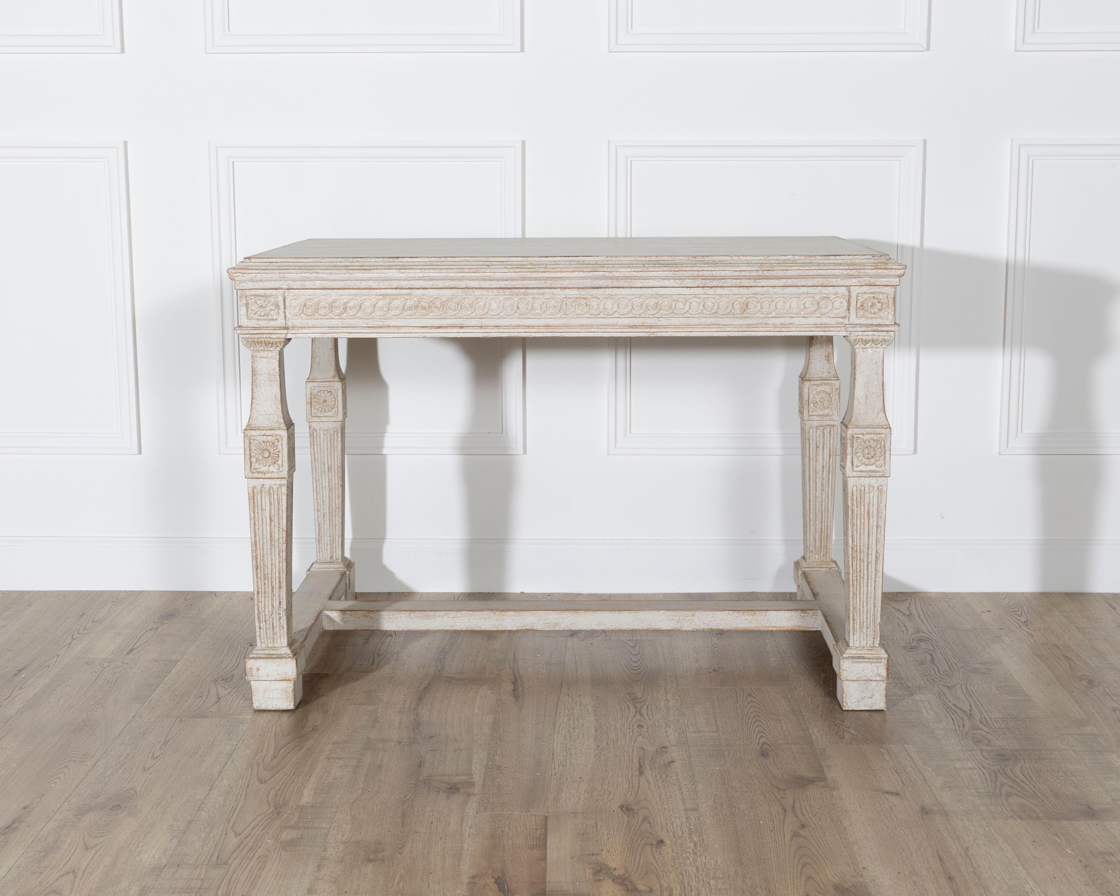 Suédois Table console suédoise gustavienne peinte du début du 19e siècle en vente