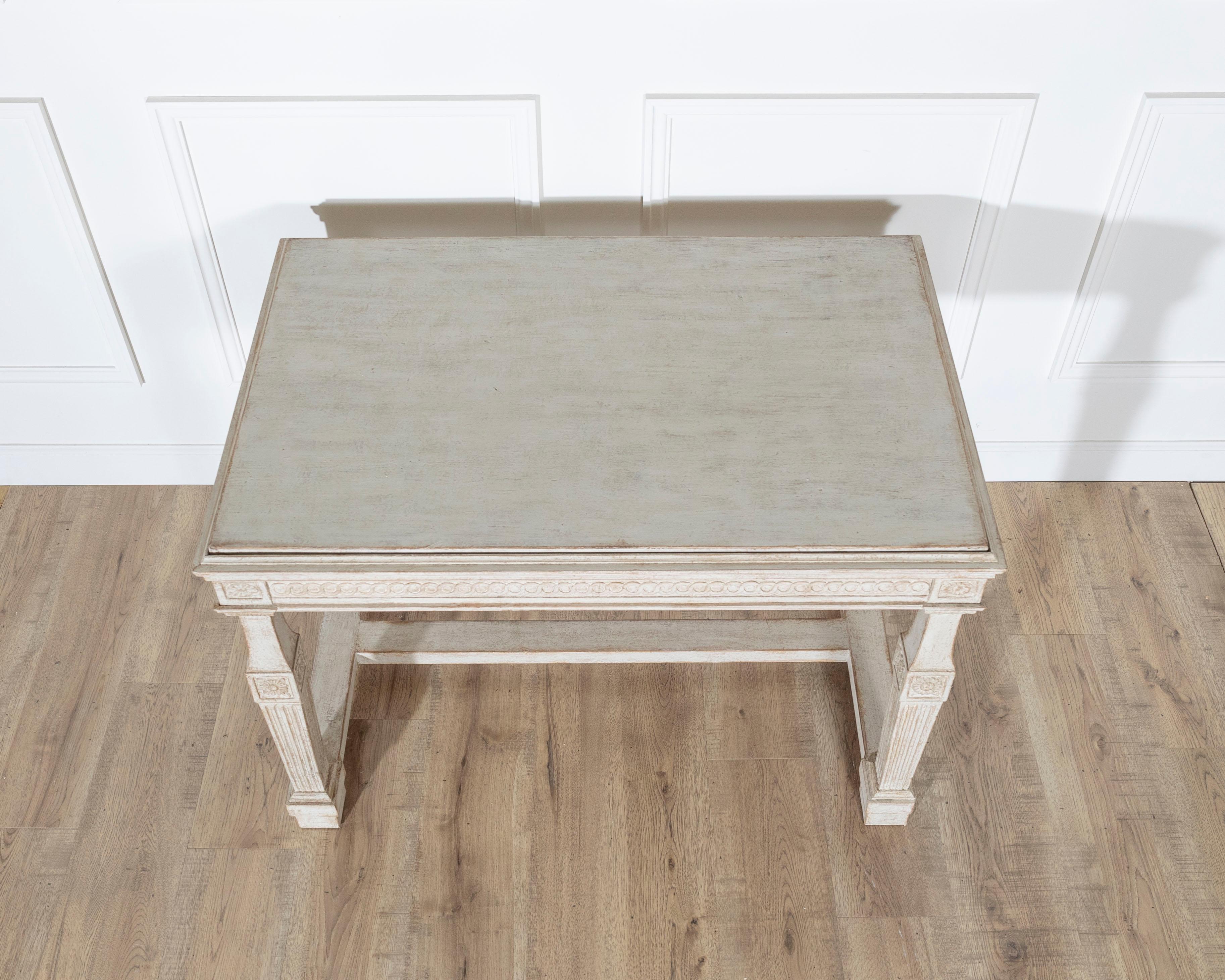 Table console suédoise gustavienne peinte du début du 19e siècle Bon état - En vente à Atlanta, GA