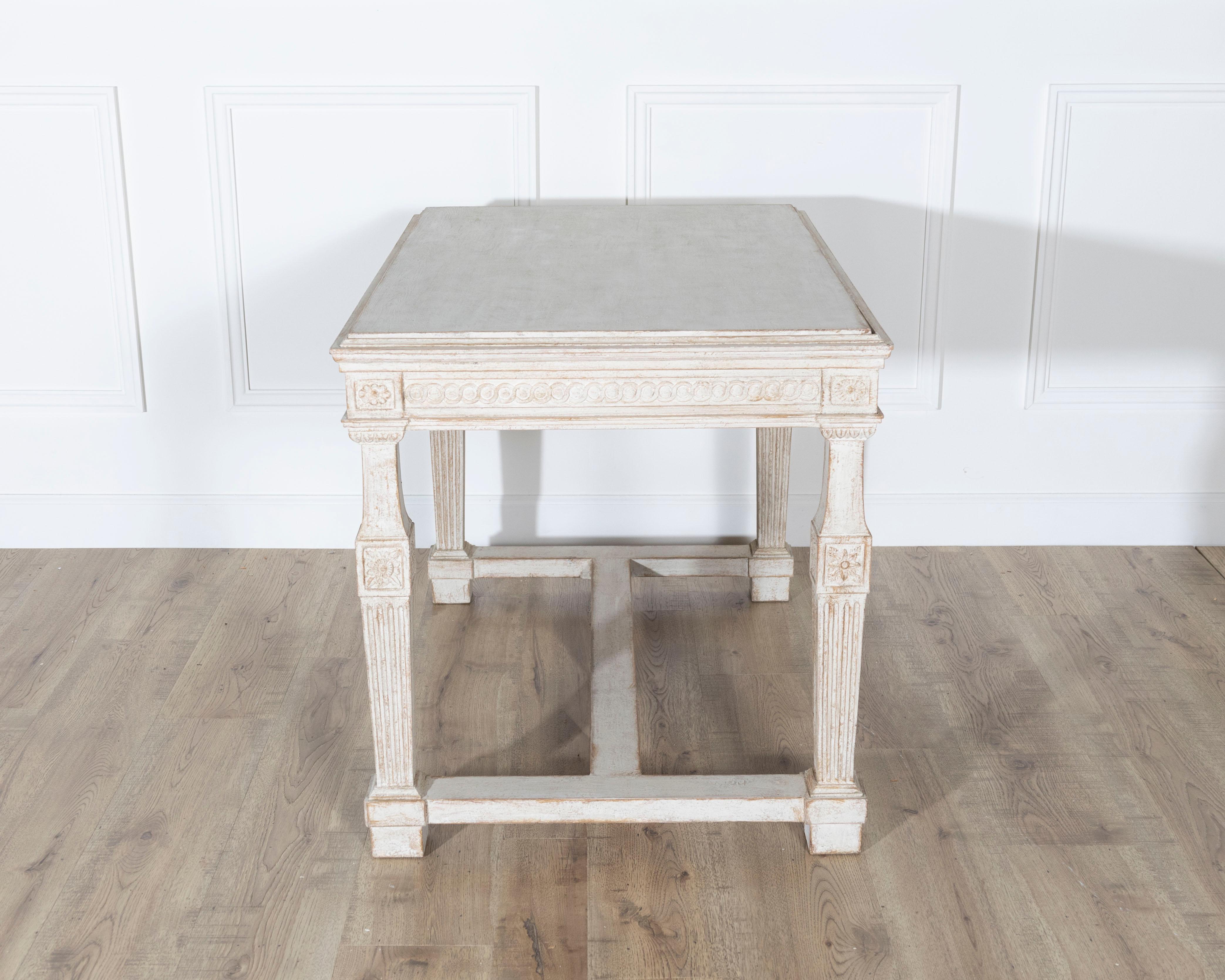 Pin Table console suédoise gustavienne peinte du début du 19e siècle en vente