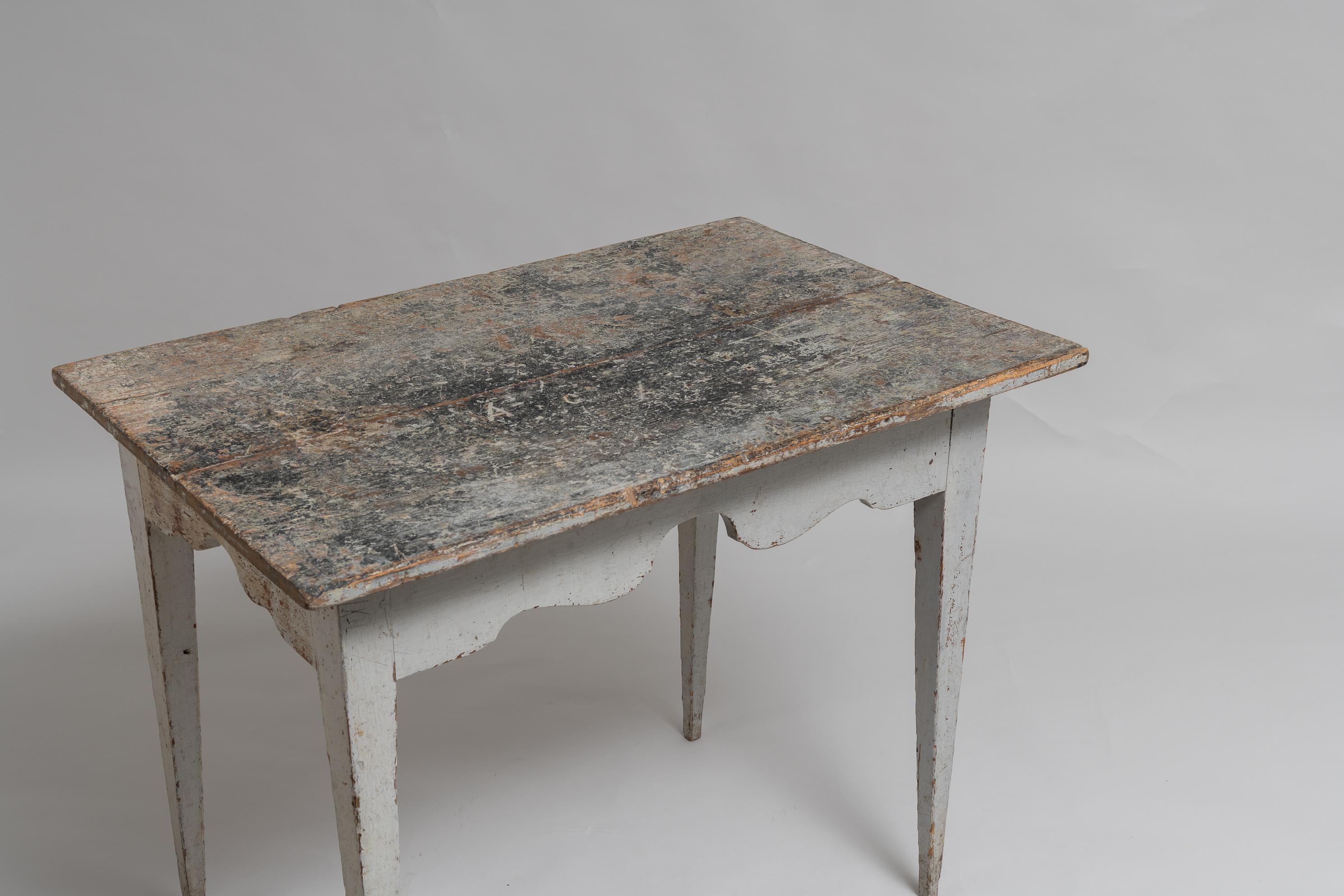 Early 19th Century Swedish Gustavian Pine Wall Table For Sale 1