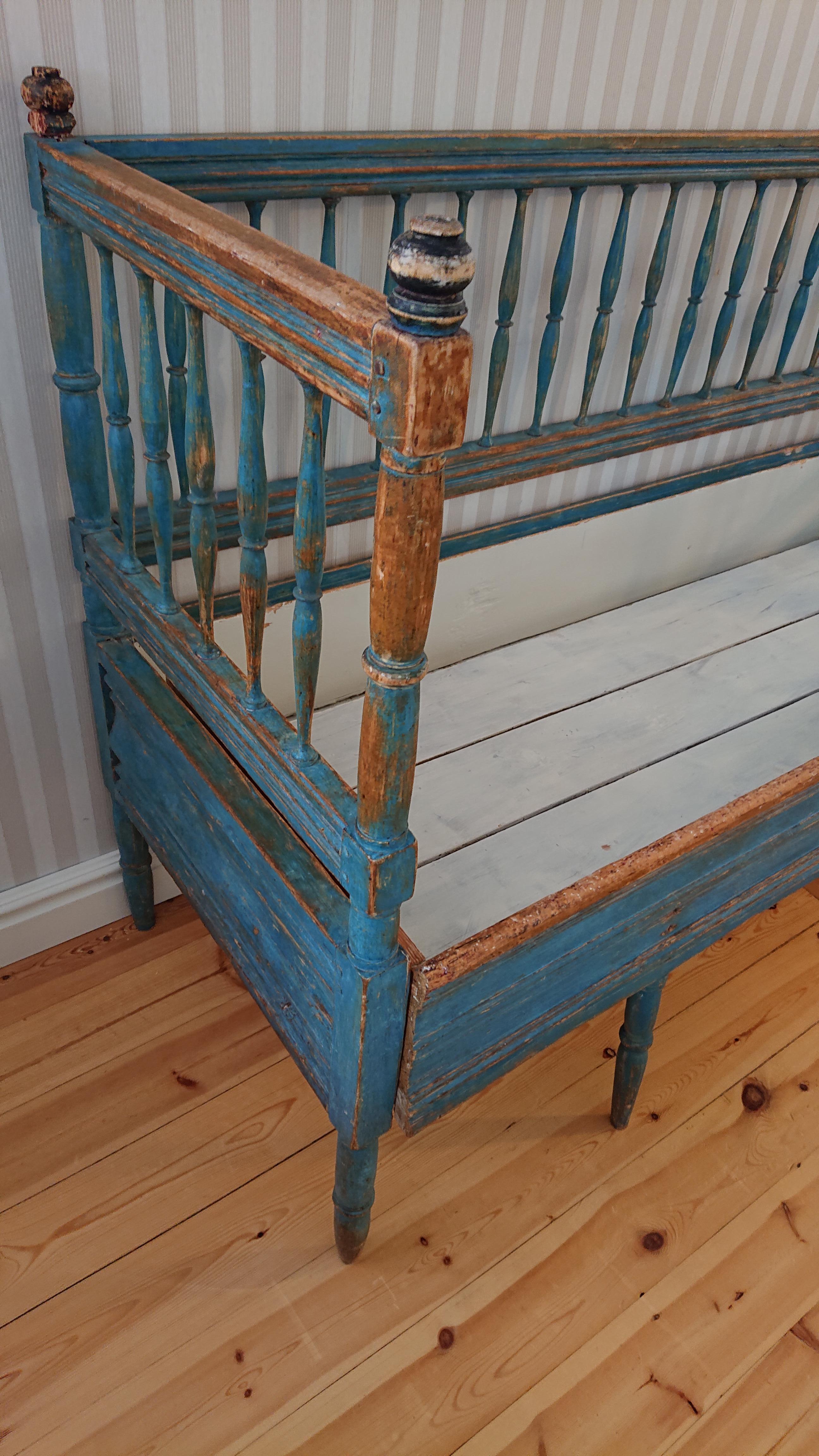 Early 19th Century Swedish Antique Rustic  Gustavian Sofa with Original paint  For Sale 11
