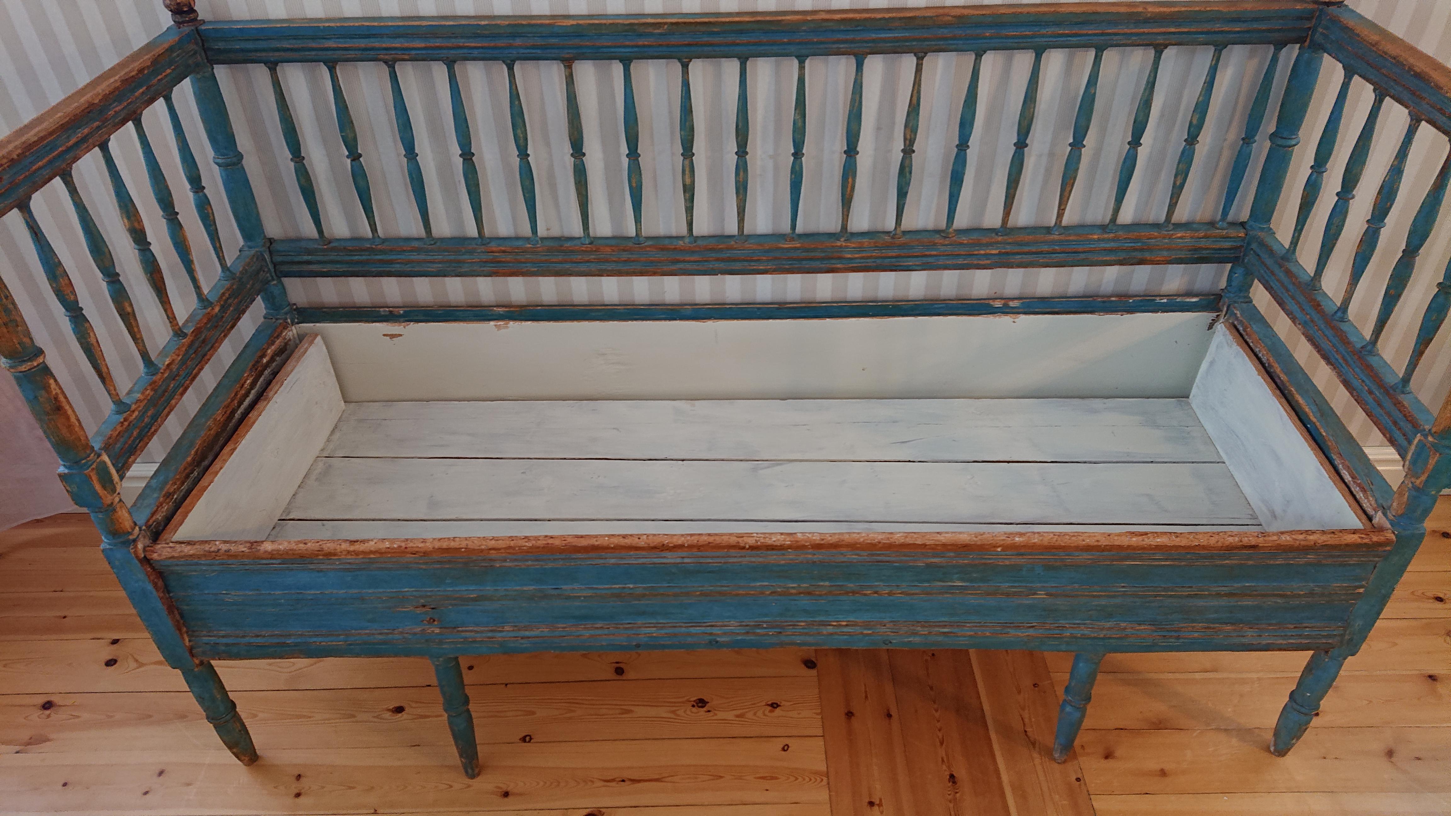 Pine Early 19th Century Swedish Antique Rustic  Gustavian Sofa with Original paint  For Sale