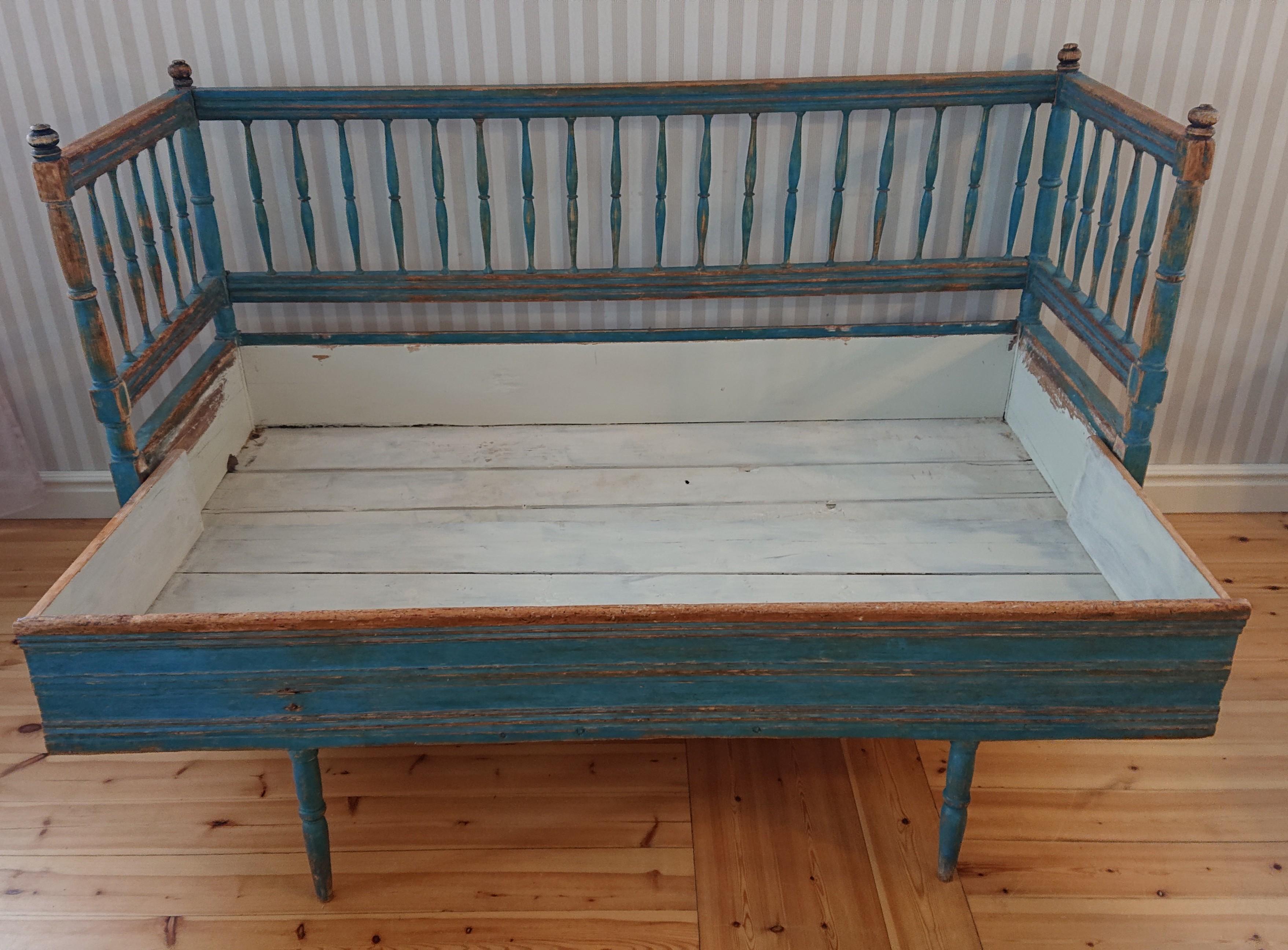 Early 19th Century Swedish Antique Rustic  Gustavian Sofa with Original paint  For Sale 1