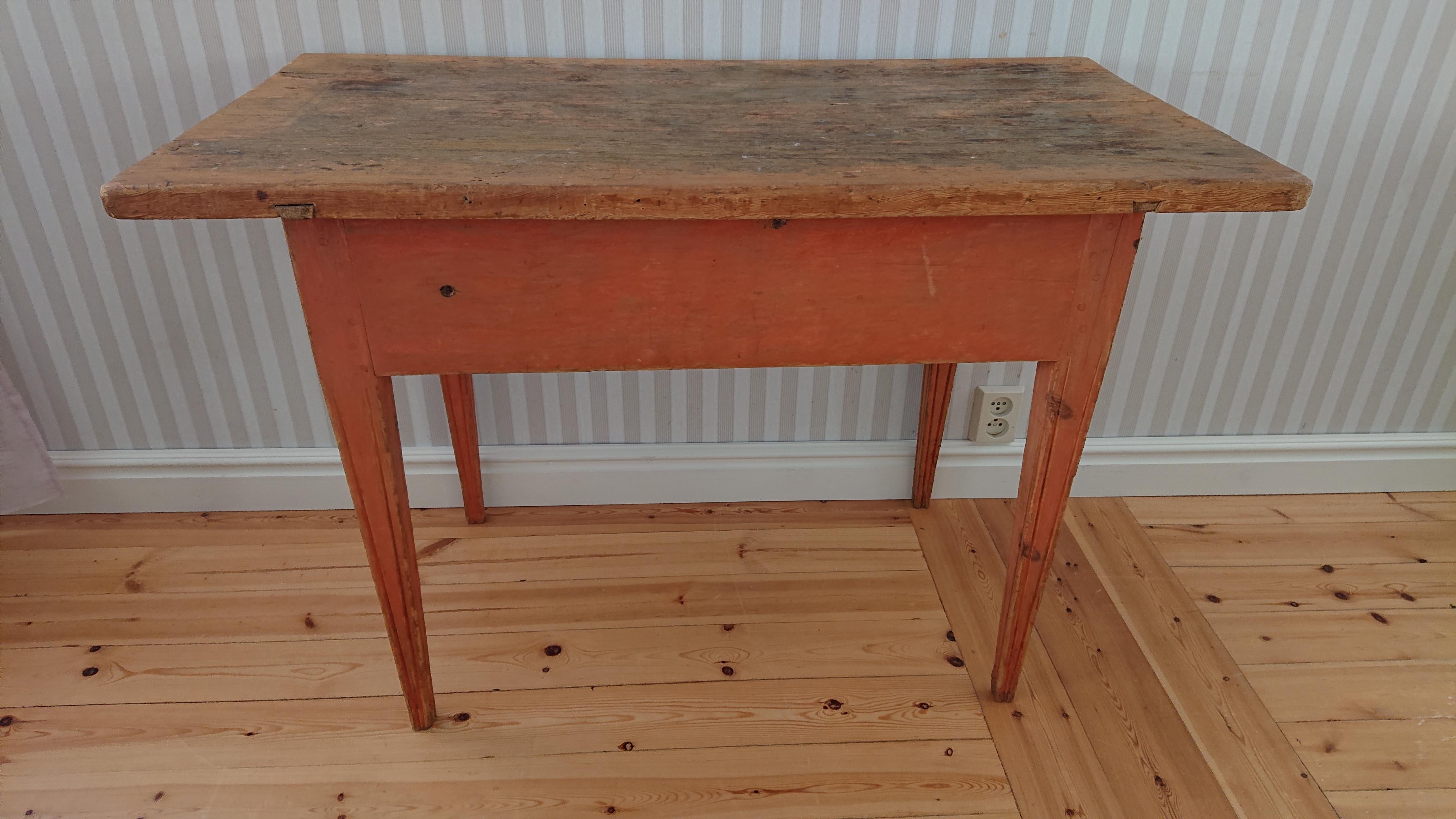 Early 19th Century Swedish  Antique Rustic Gustavian Provincial table from Boden Norrbotten, Northern Sweden.
Nice little neat table scraped by hand to its original paint.
Lovely colorful color.
The table is easy to place & looks very nice with