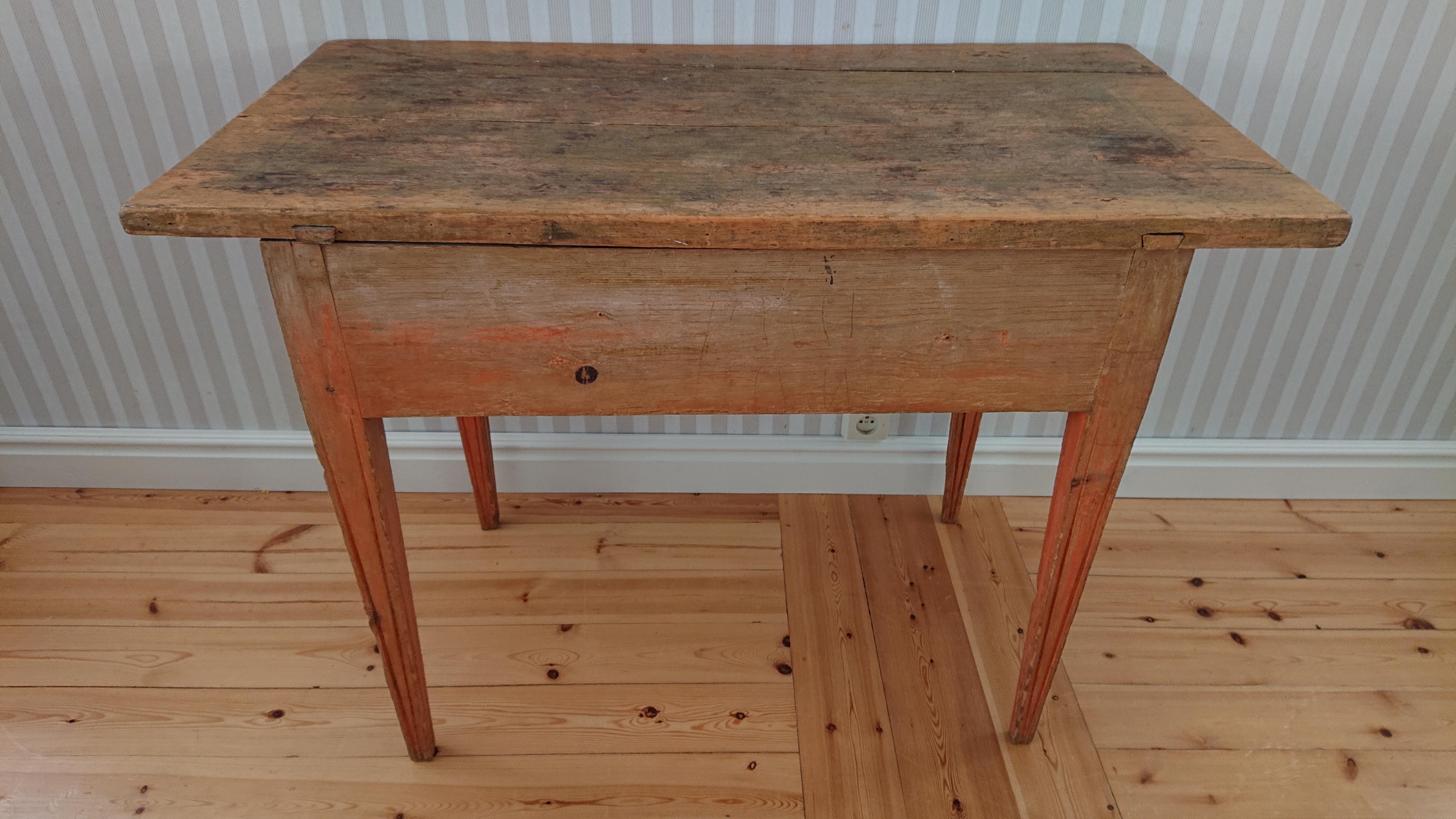Early 19th Century Swedish Antique Rustic Gustavian Table with Original Paint For Sale 2