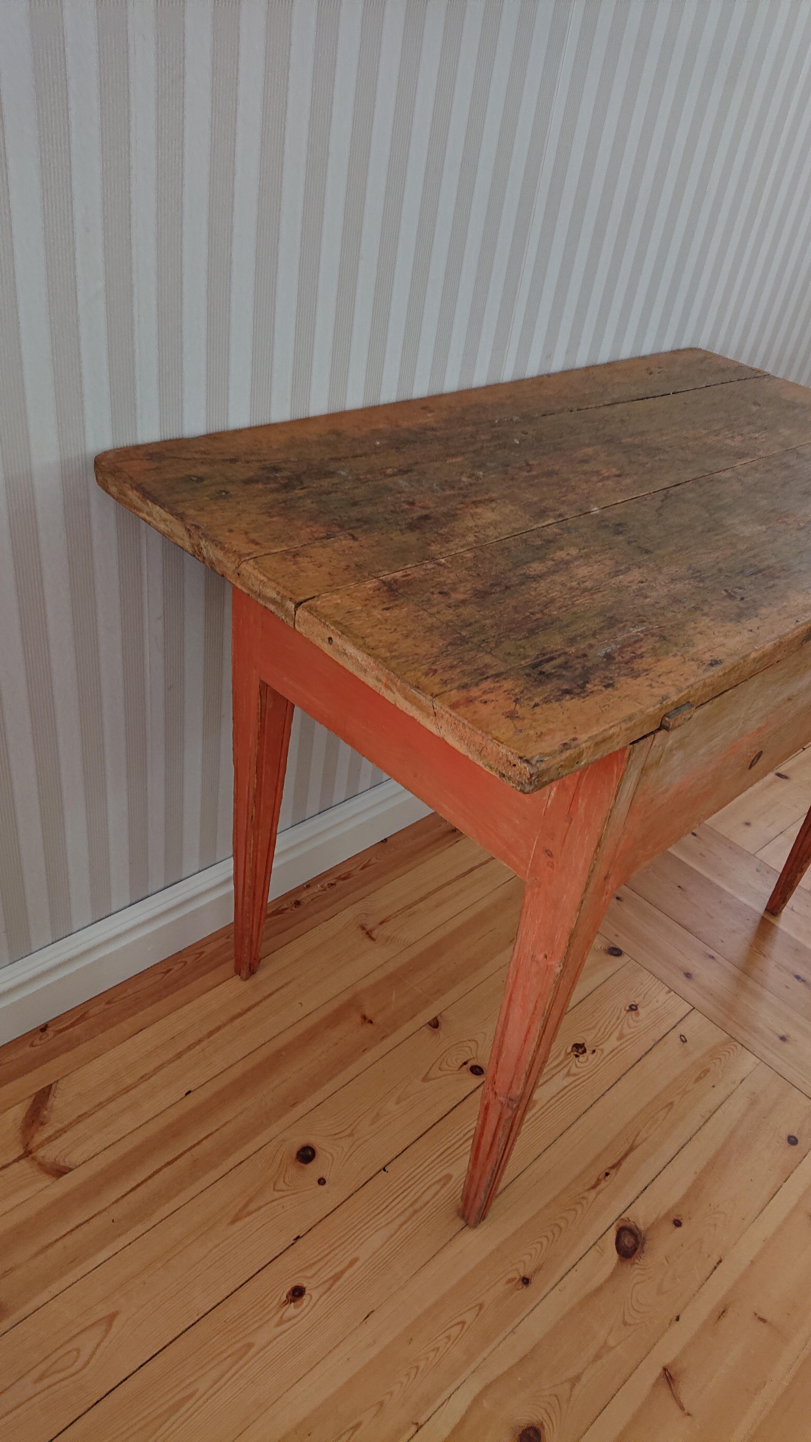 Early 19th Century Swedish Antique Rustic Gustavian Table with Original Paint For Sale 4
