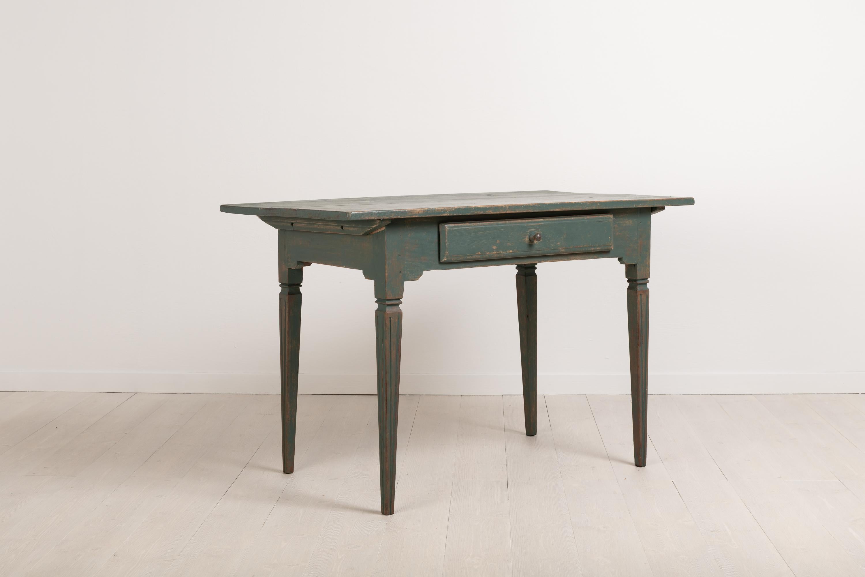 Early 19th Century Swedish Gustavian Side Table In Good Condition In Kramfors, SE