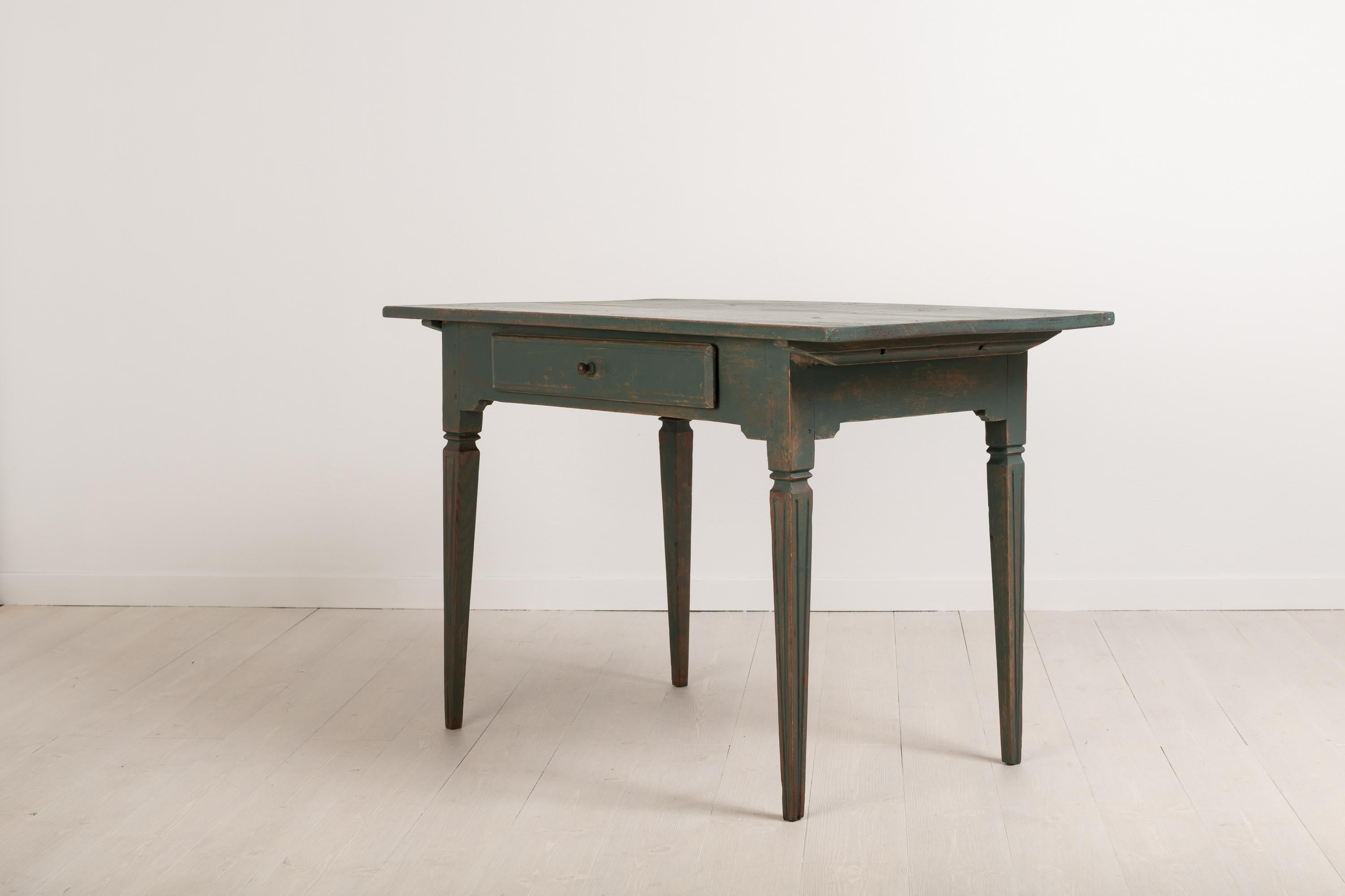 Pine Early 19th Century Swedish Gustavian Side Table