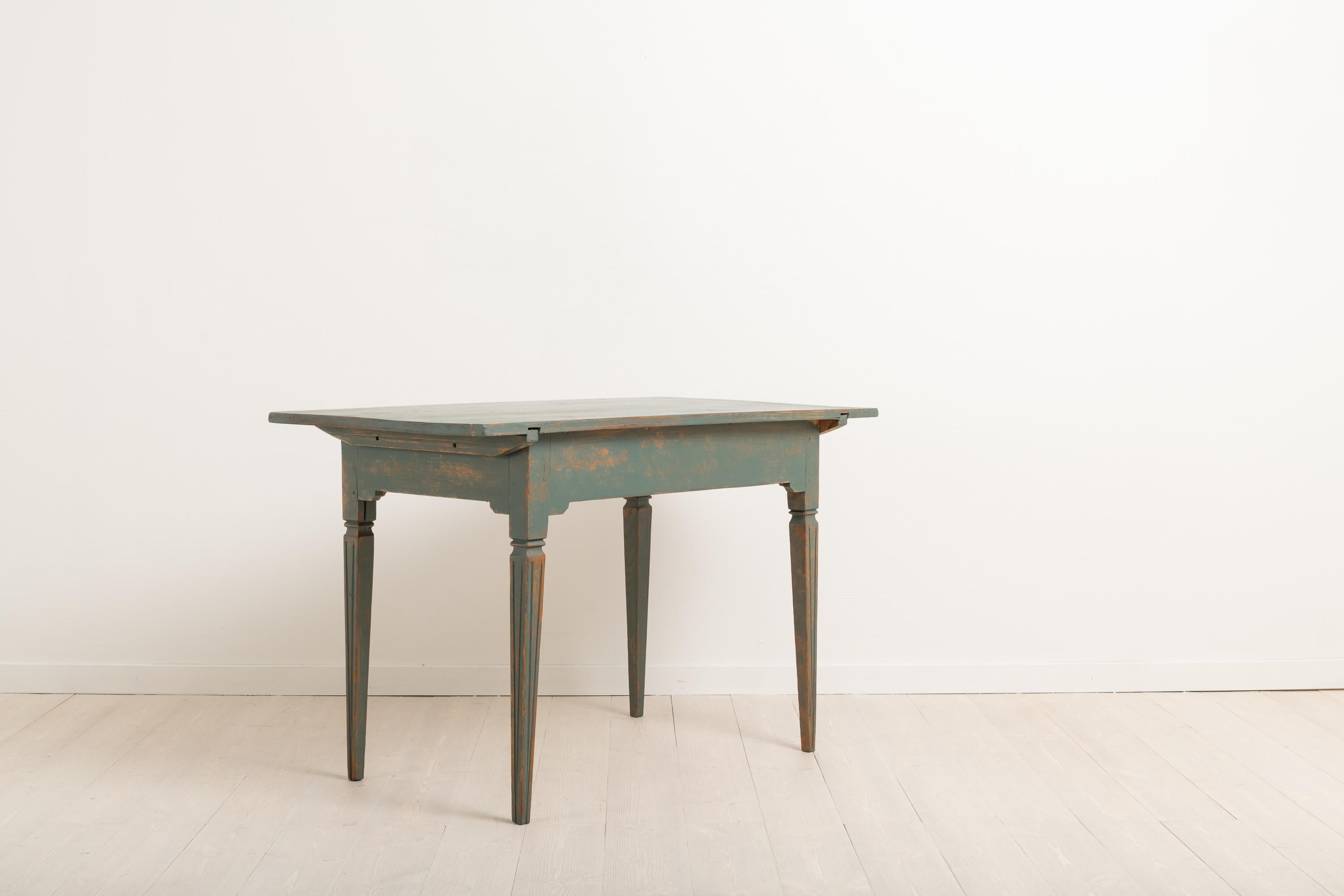 Early 19th Century Swedish Gustavian Side Table 2
