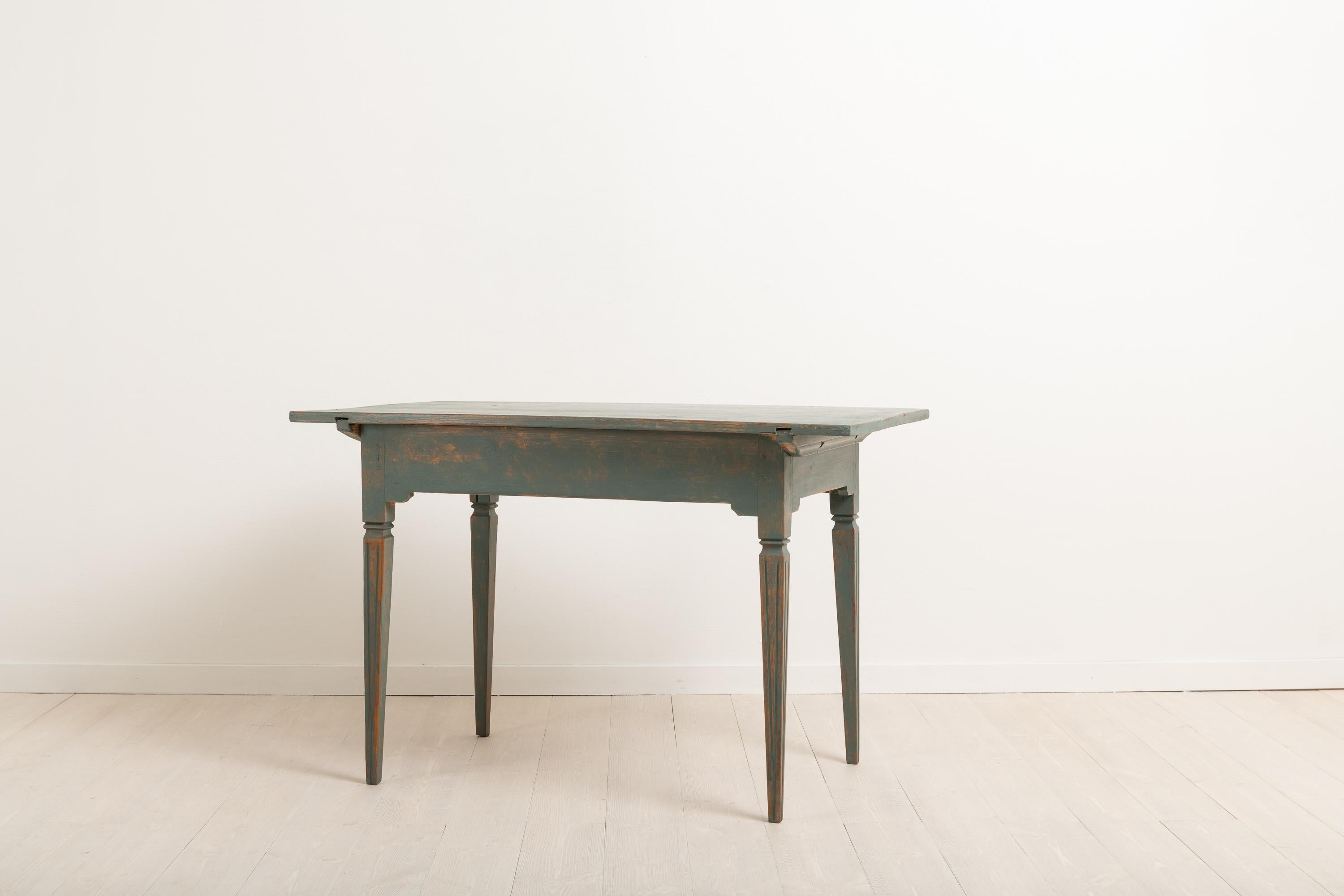 Early 19th Century Swedish Gustavian Side Table 3