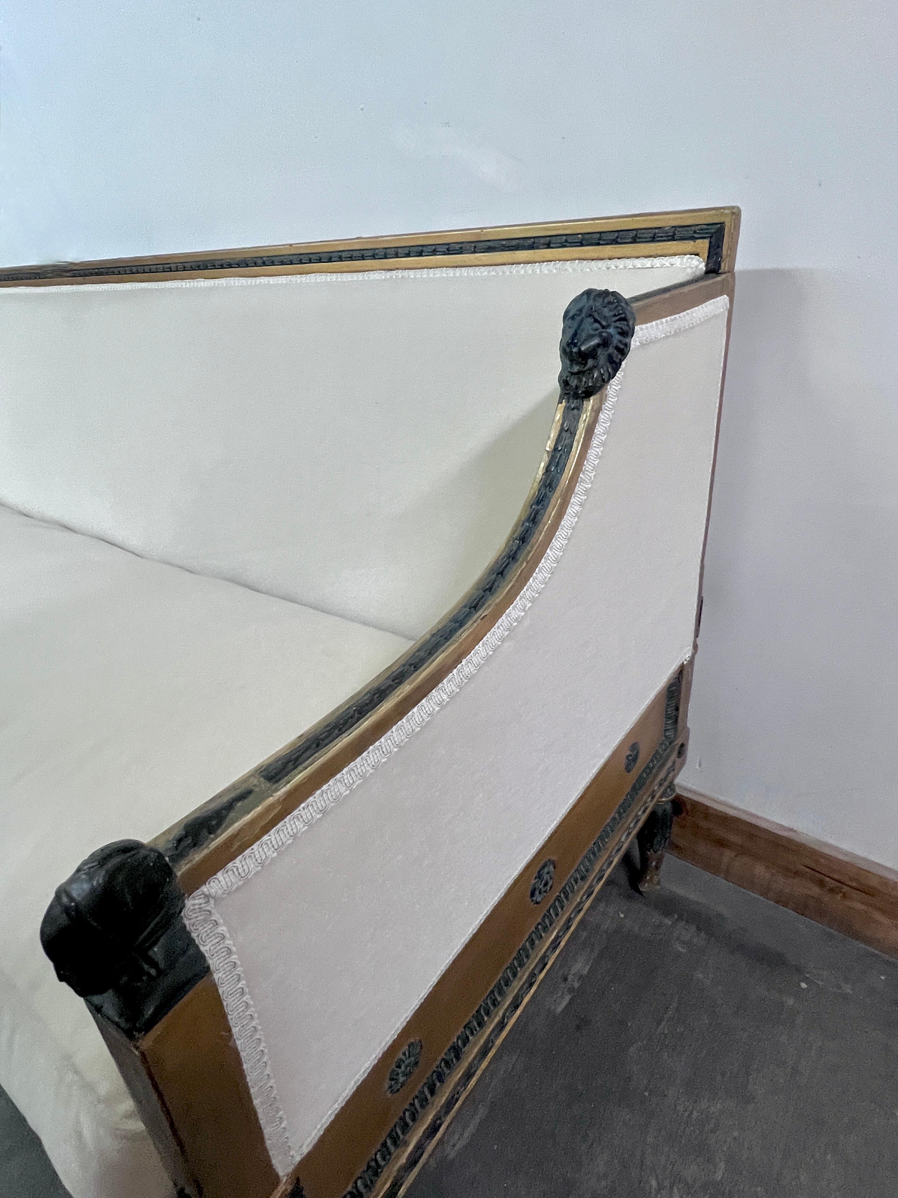 Schwedisches Gustavianisches Sofa aus dem frühen 19.  im Zustand „Gut“ im Angebot in Los Angeles, CA