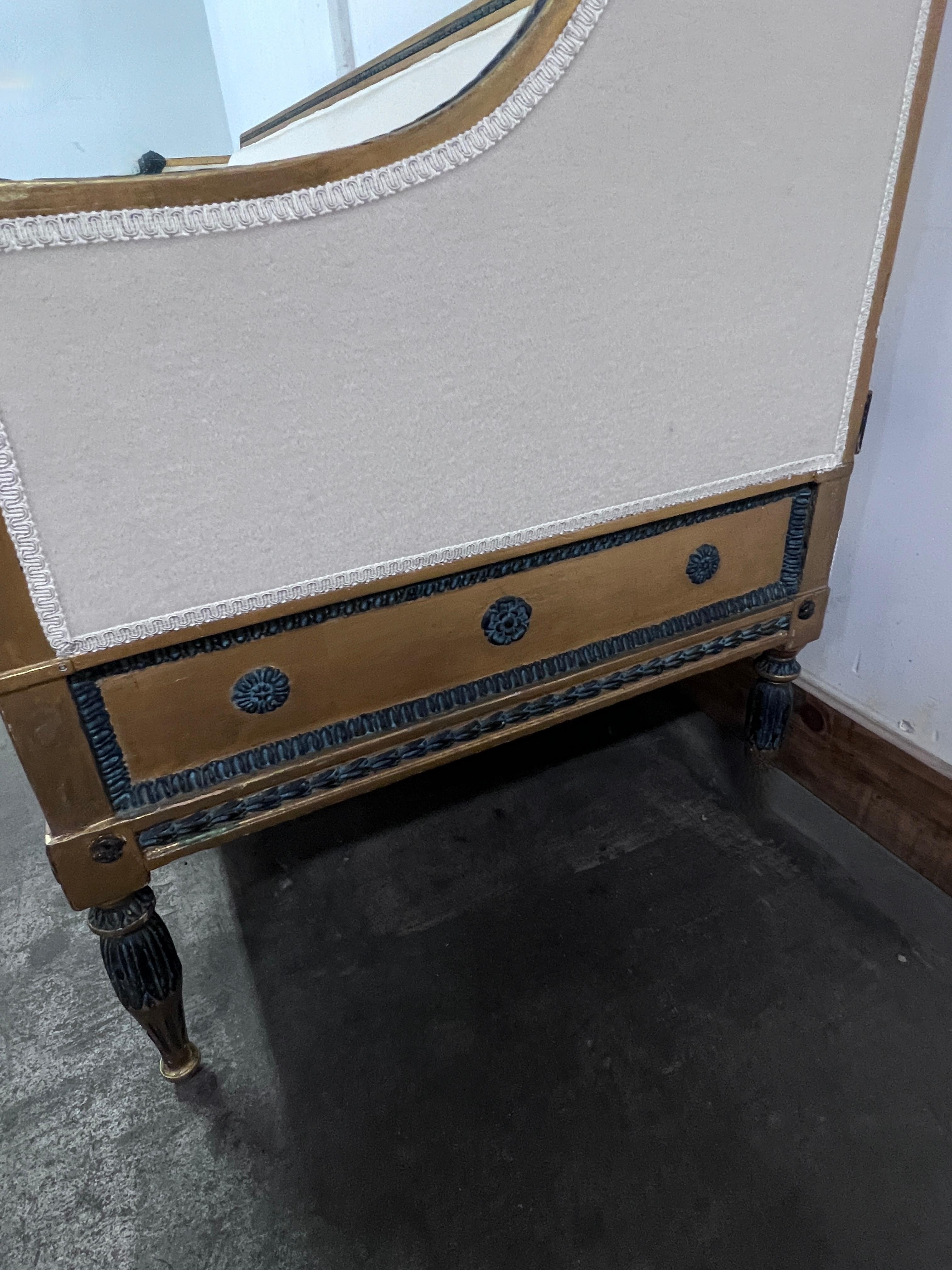 Schwedisches Gustavianisches Sofa aus dem frühen 19.  (19. Jahrhundert) im Angebot