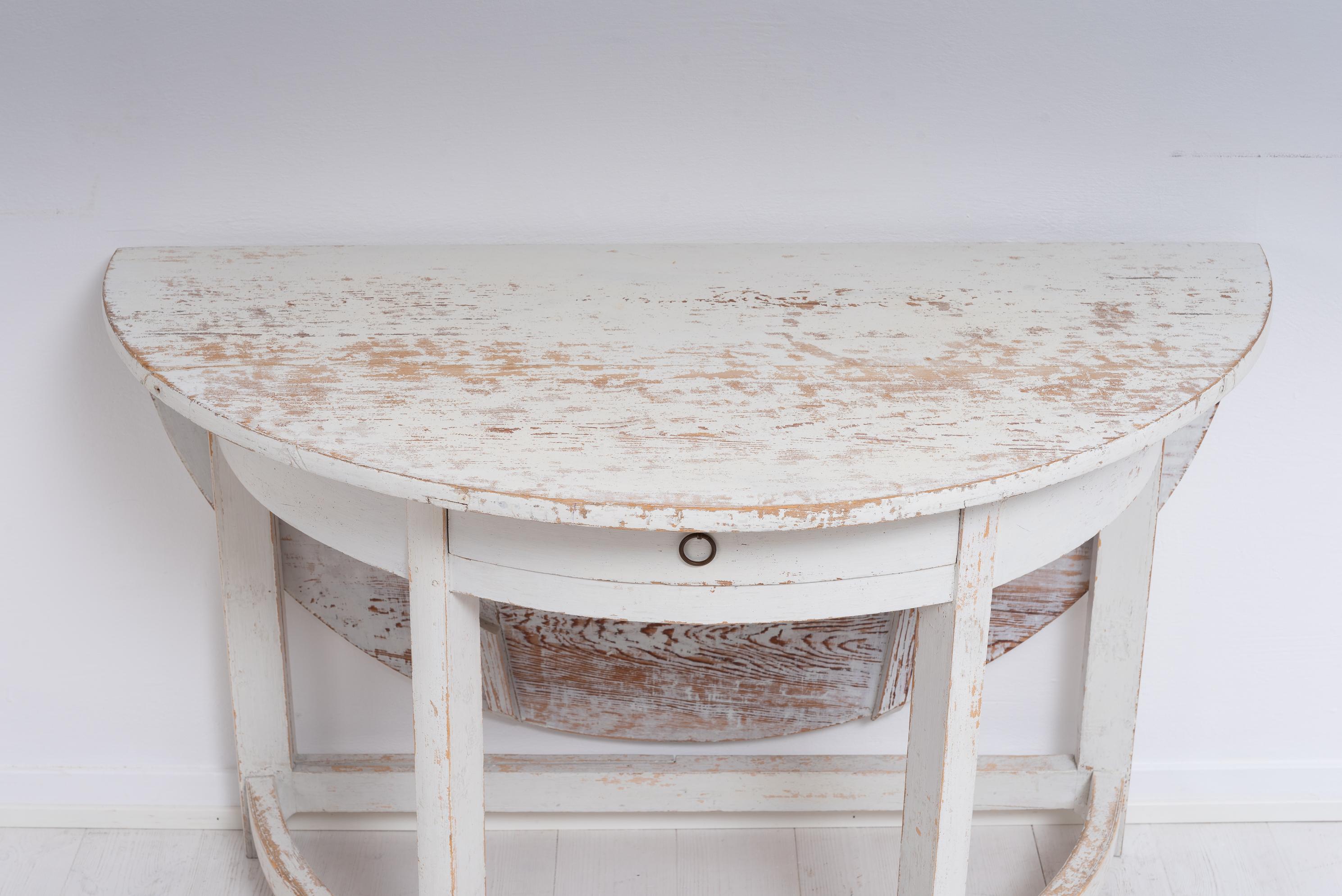 Early 19th Century Swedish Gustavian White Country Drop Leaf Table For Sale 6