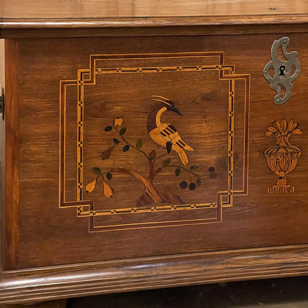 Early 19th Century Swedish Inlaid Trunk with Marquetry For Sale 3