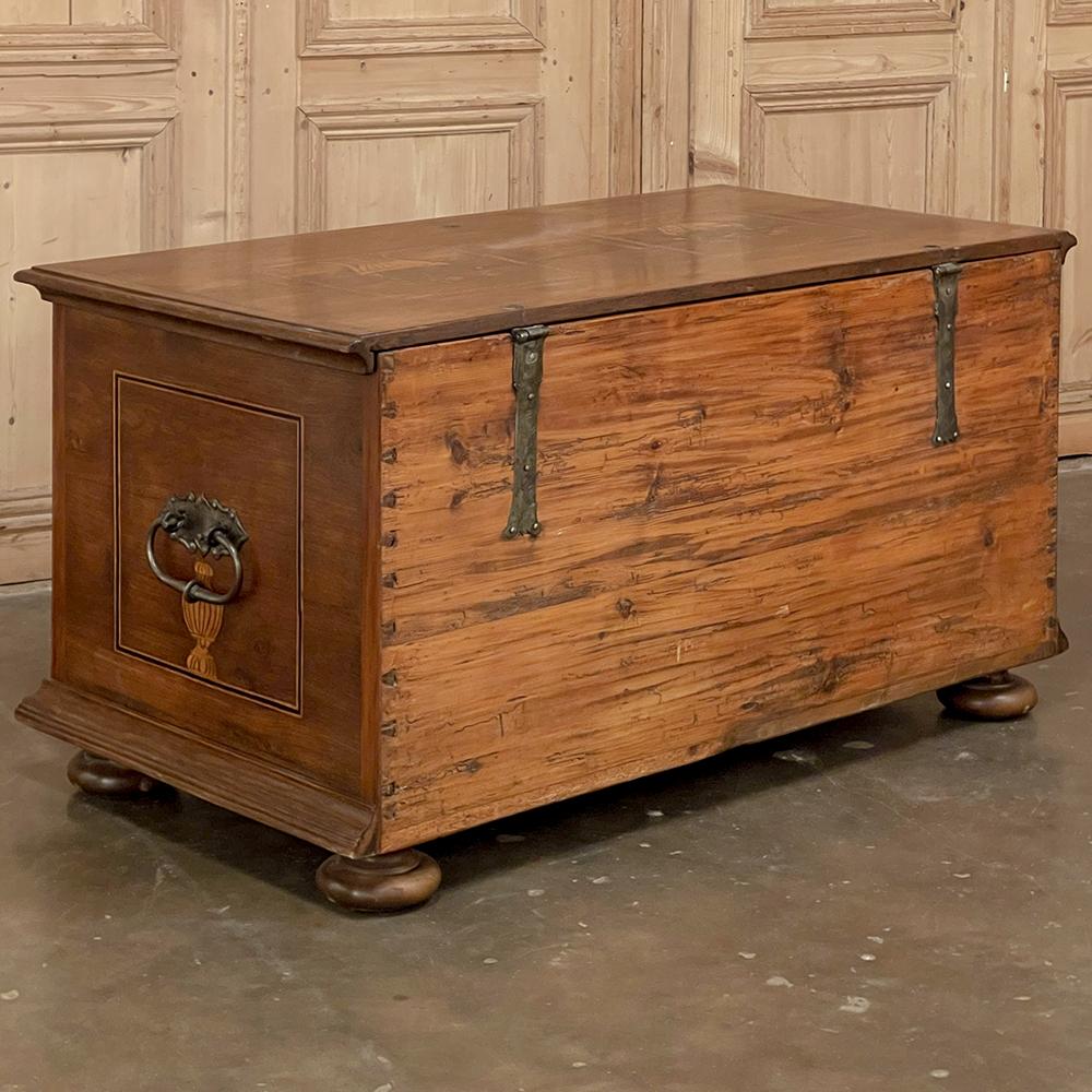 Early 19th Century Swedish Inlaid Trunk with Marquetry For Sale 12