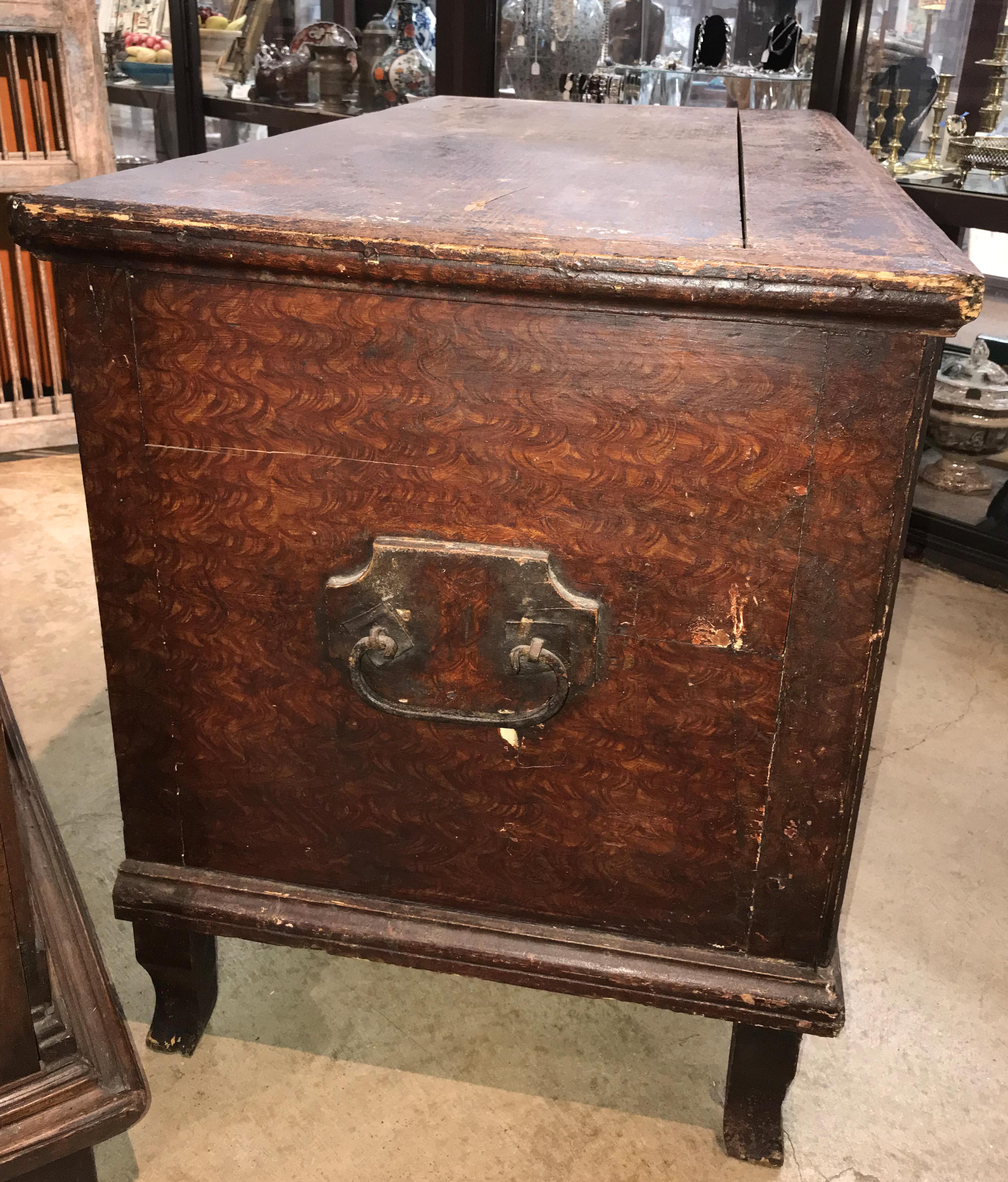 Hand-Carved Early 19th Century Swedish Lift Top Grain Painted Blanket Chest