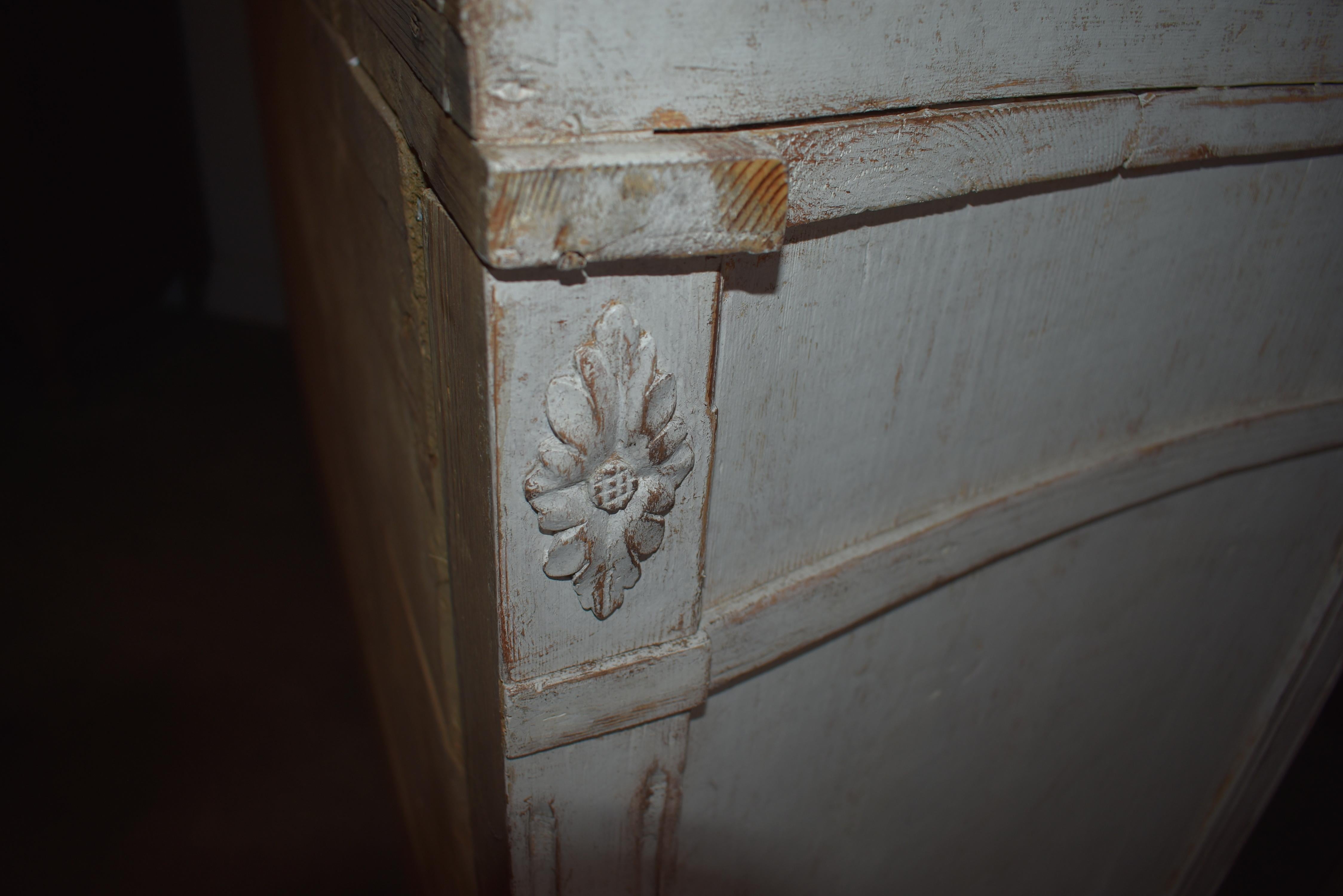 Early 19th Century Swedish Long Sideboard 1