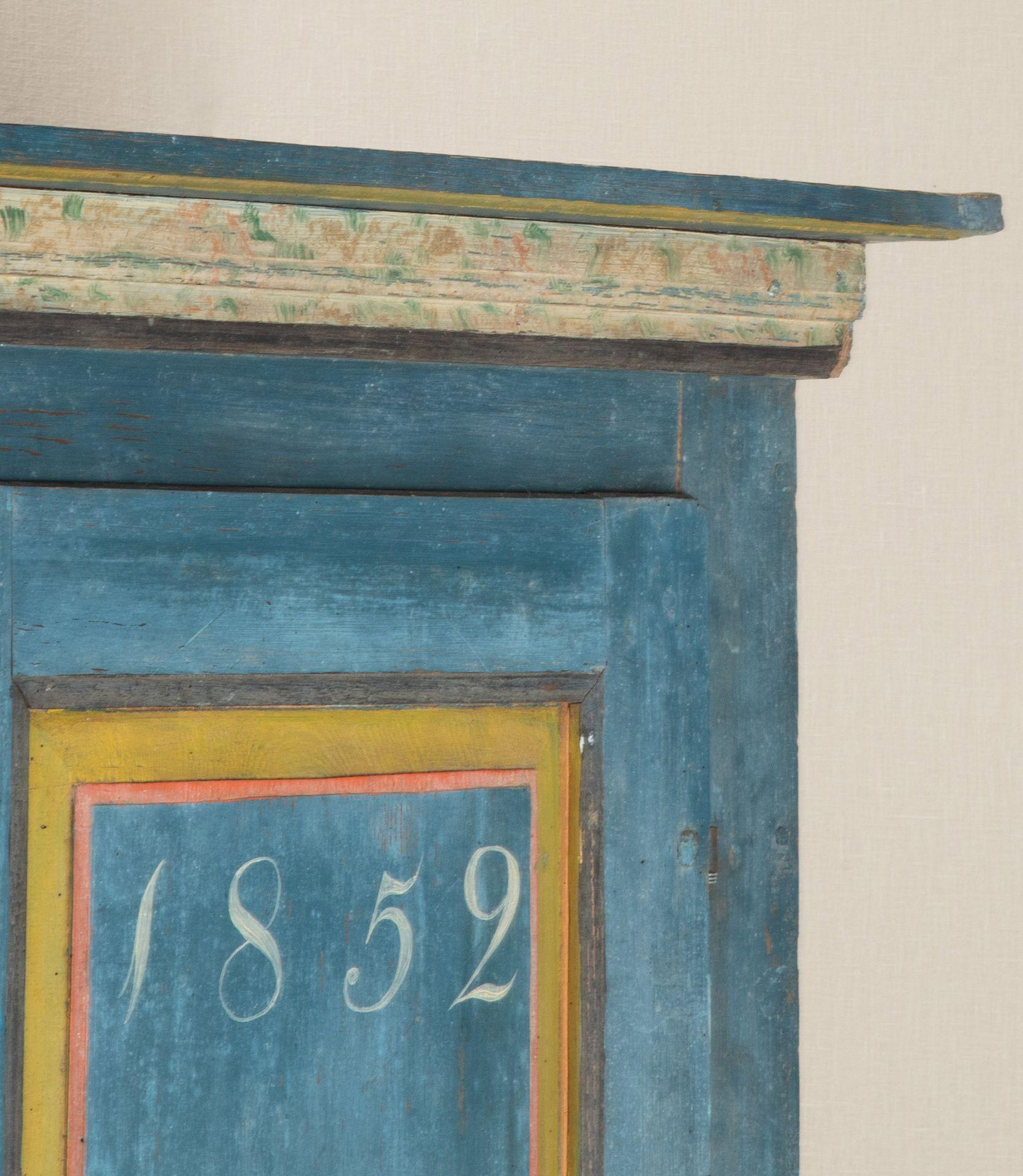 Armario pintado original sueco de principios del siglo XIX en venta 1