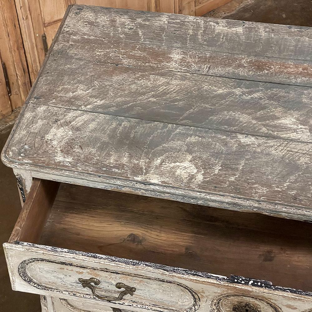 Early 19th Century Swedish Painted Commode, Chest of Drawers In Good Condition For Sale In Dallas, TX