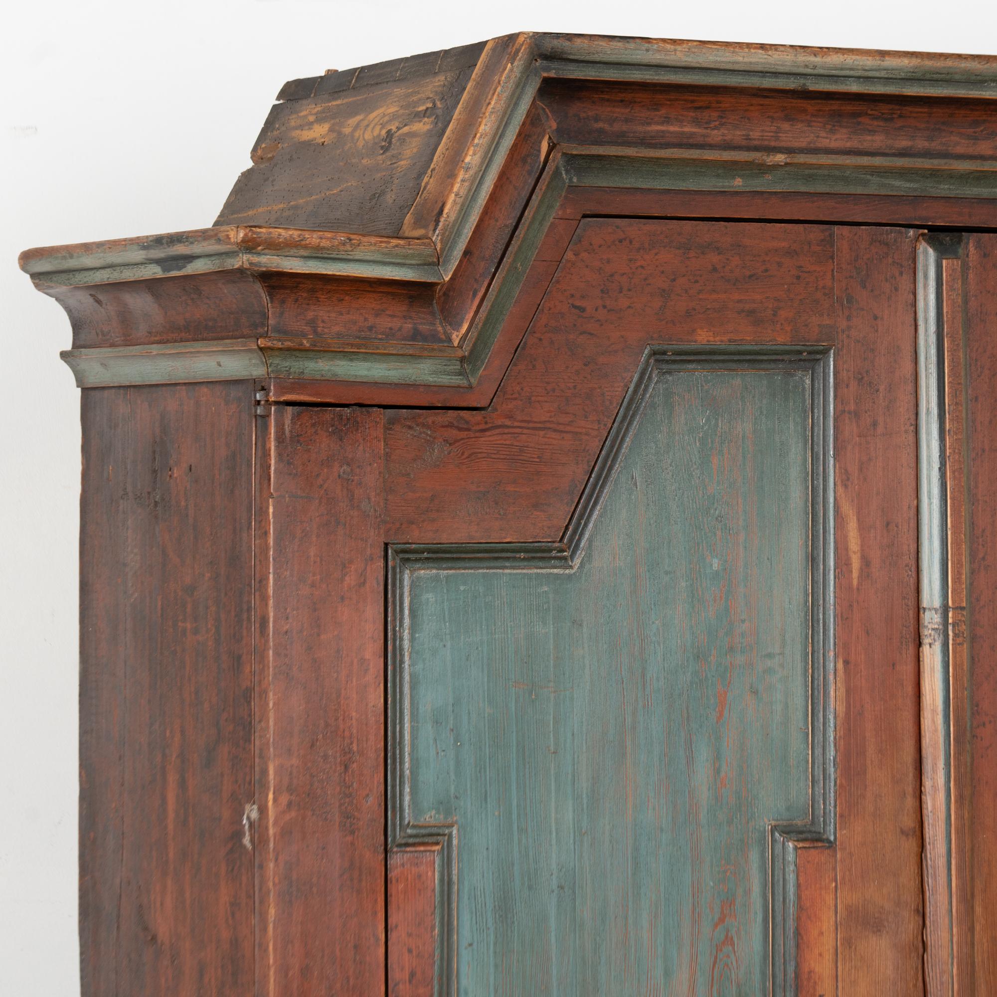 Early 19th Century Swedish Painted Pine Cabinet Armoire For Sale 1