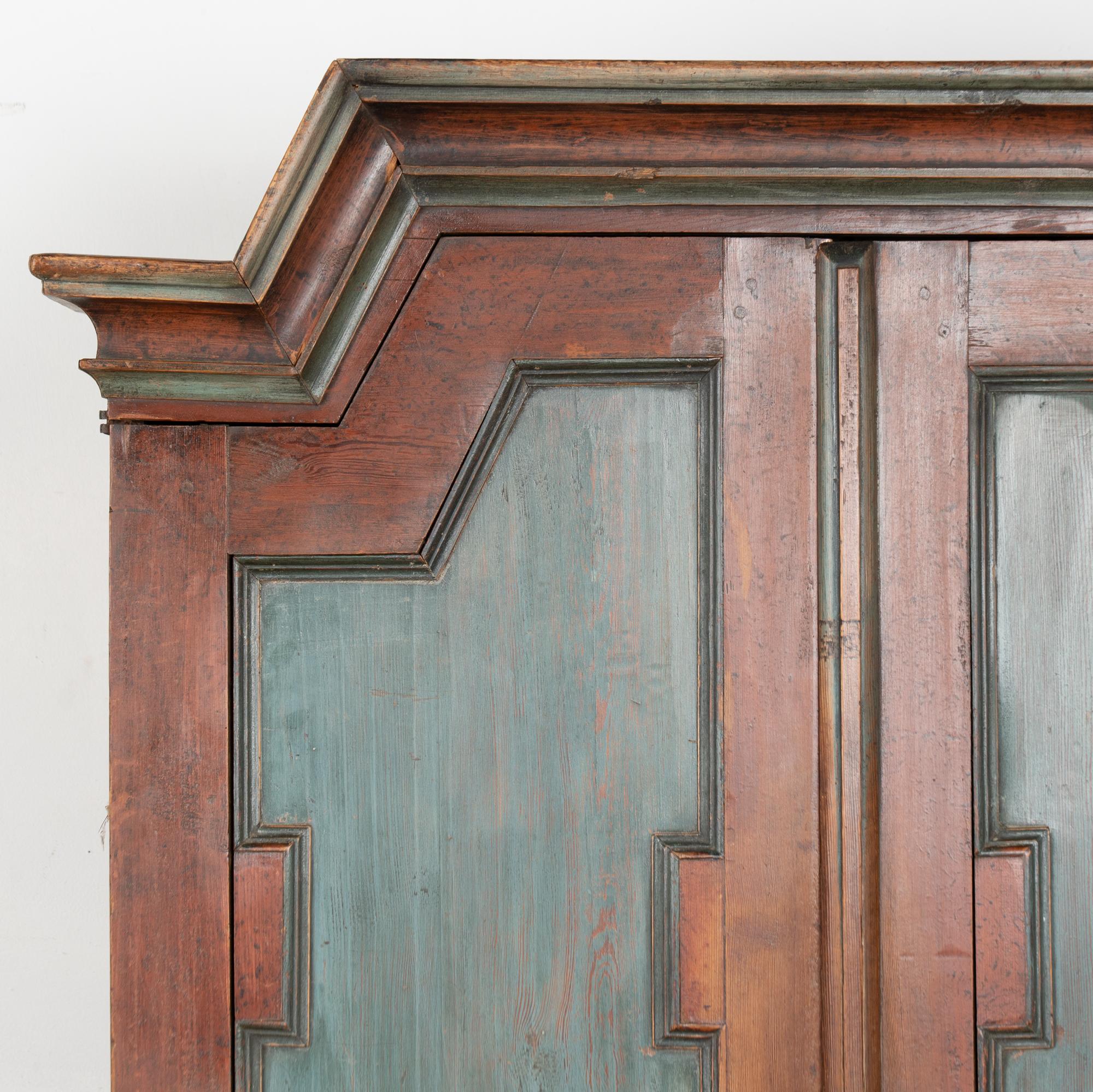 Early 19th Century Swedish Painted Pine Cabinet Armoire For Sale 2
