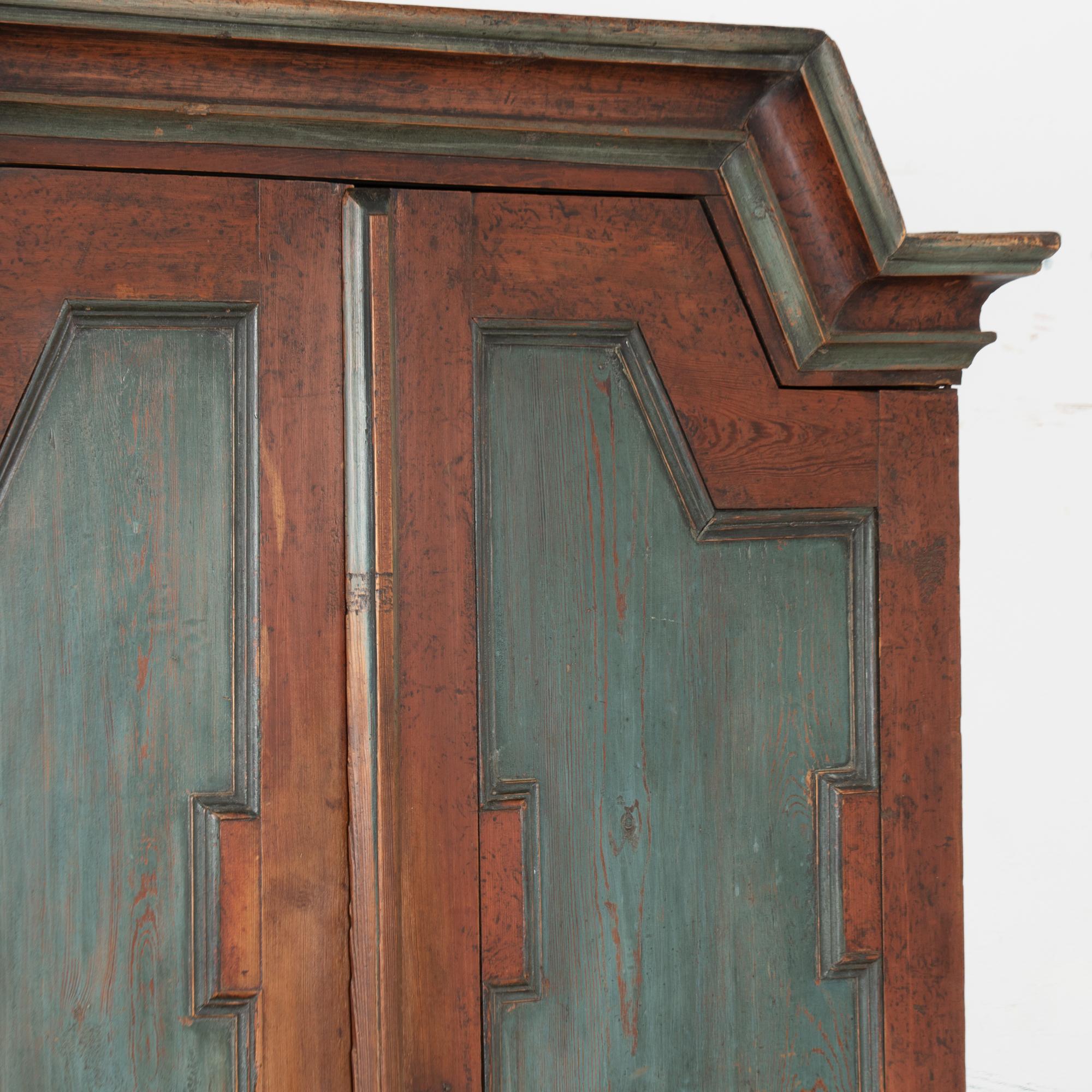 Early 19th Century Swedish Painted Pine Cabinet Armoire For Sale 3