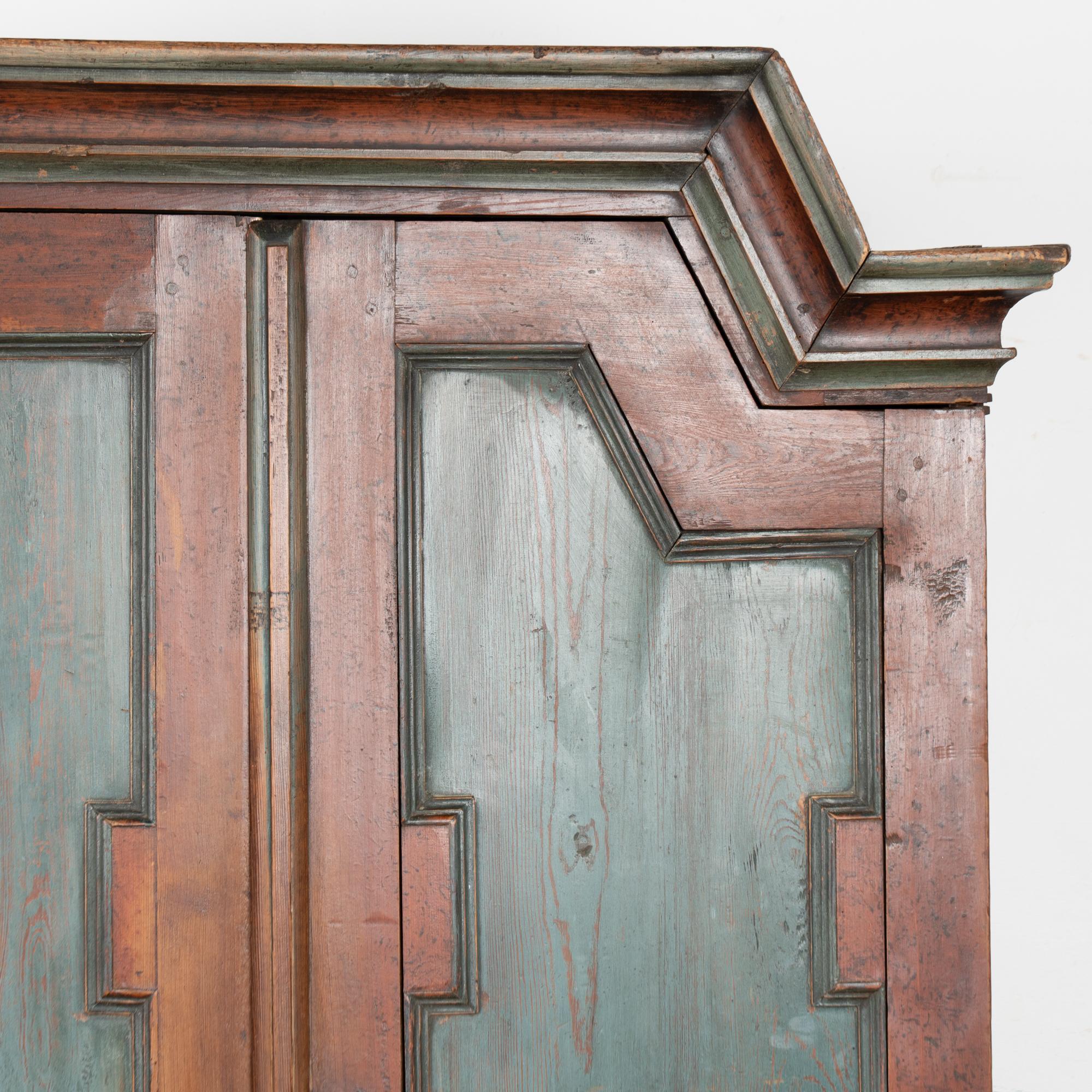 Early 19th Century Swedish Painted Pine Cabinet Armoire For Sale 4