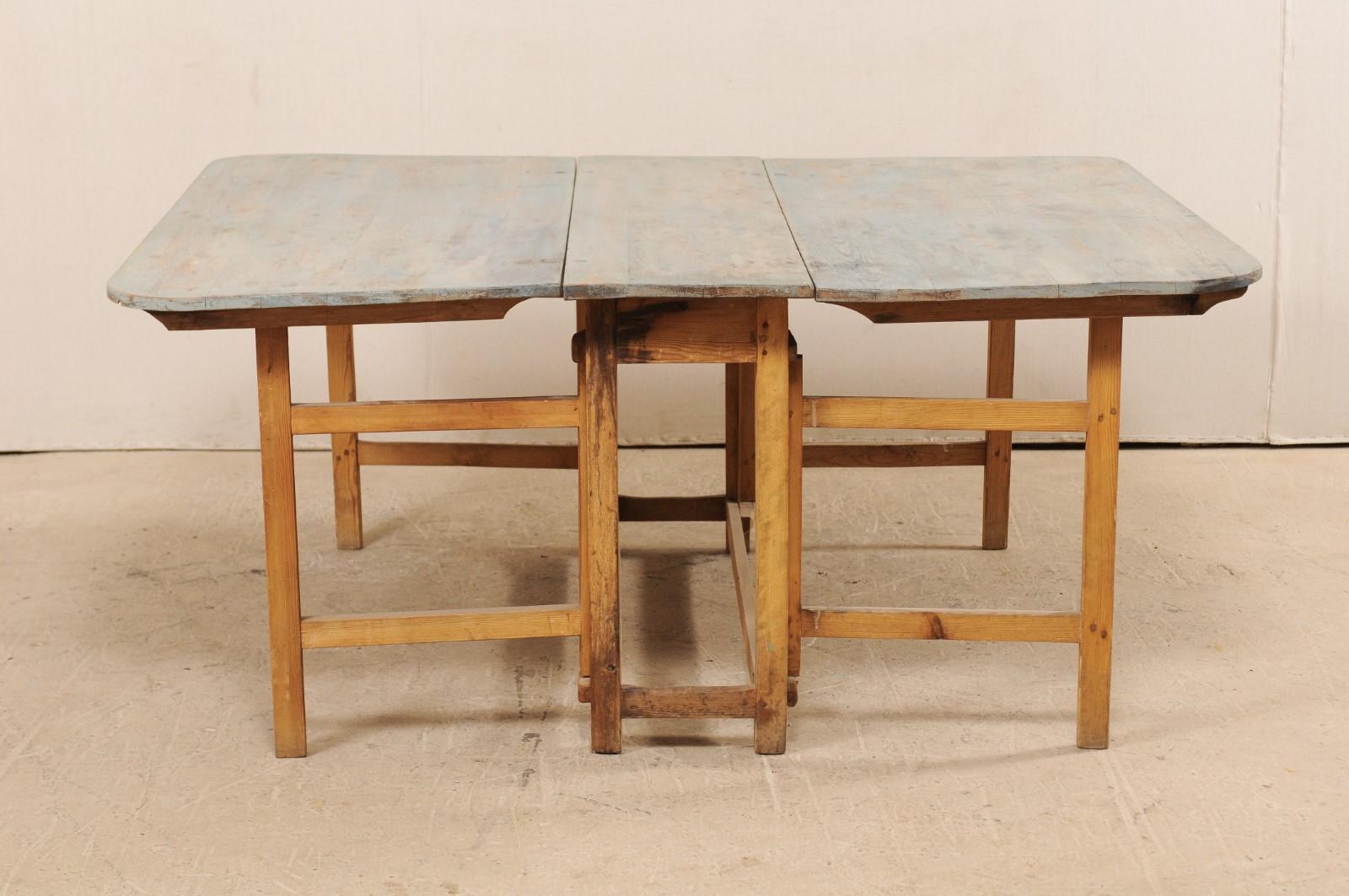 Carved Early 19th Century Swedish Painted Wood Table with Gate Legs