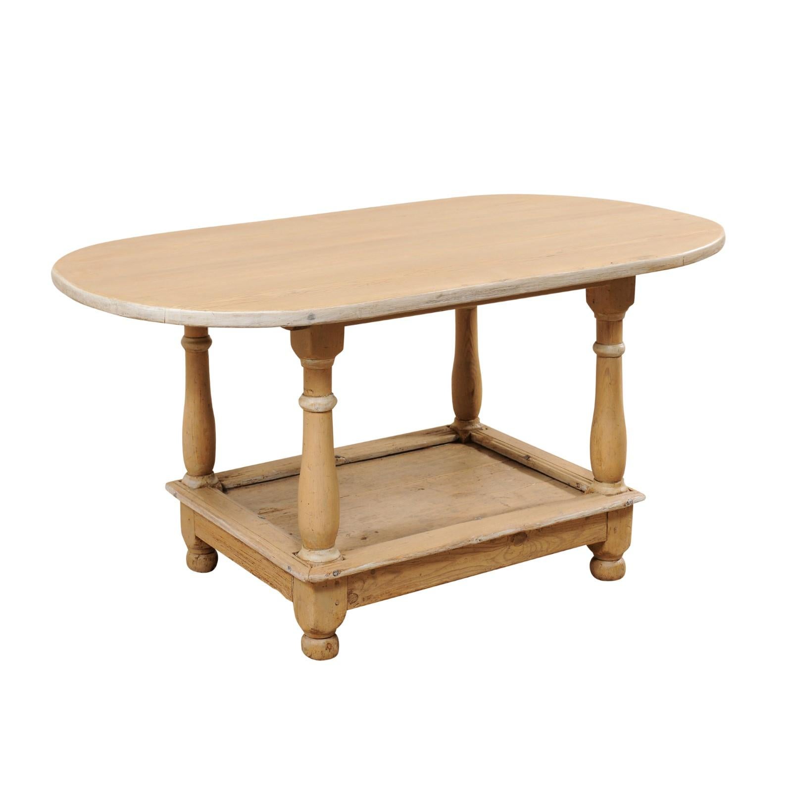 Schwedischer zweistöckiger ovaler Tisch aus gebleichtem und bemaltem Holz aus dem frühen 19. Jahrhundert im Angebot