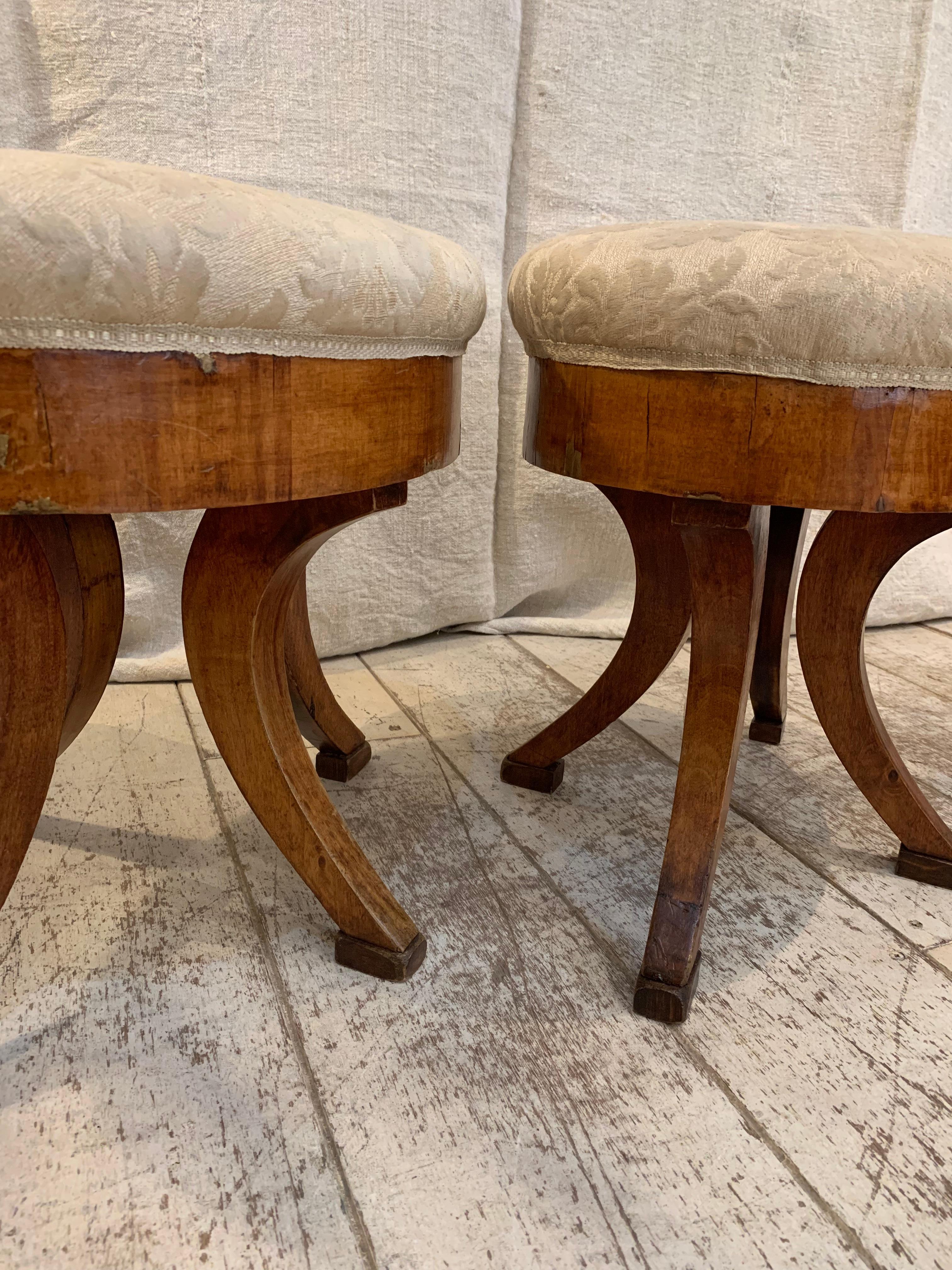 Pareja de taburetes Karl Johan suecos de principios del siglo XIX en venta 3