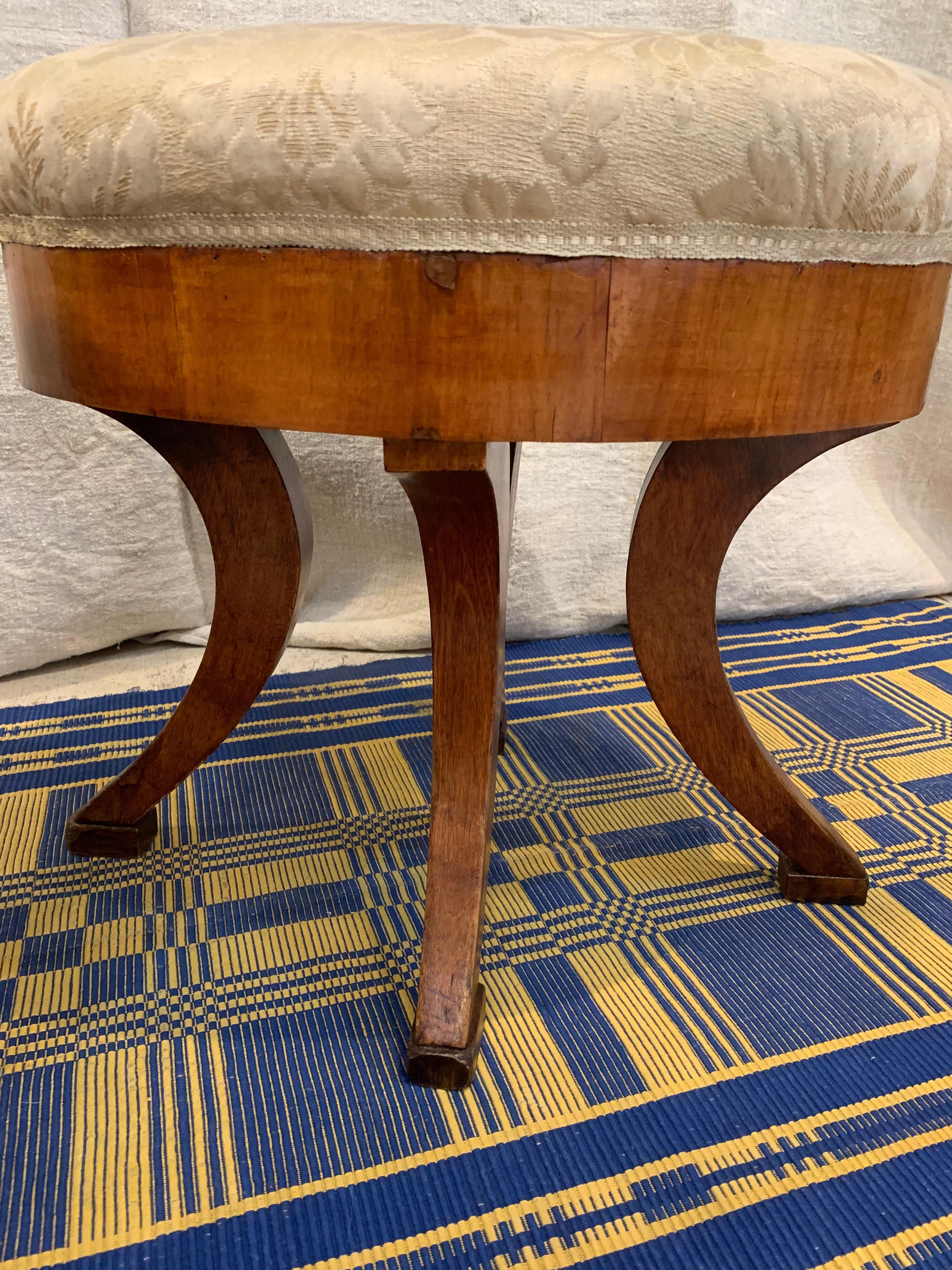 Pareja de taburetes Karl Johan suecos de principios del siglo XIX en venta 6