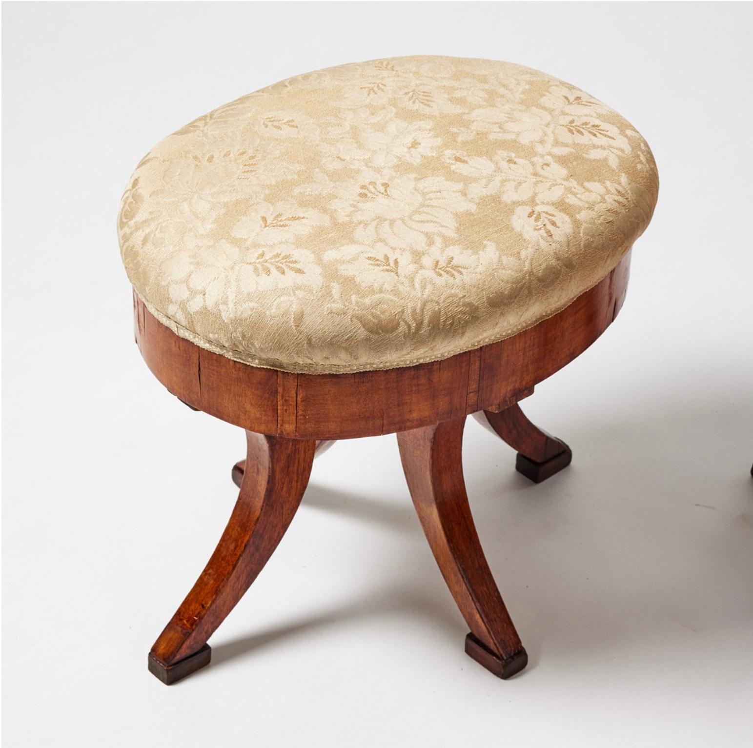 Pareja de taburetes Karl Johan suecos de principios del siglo XIX Biedermeier en venta