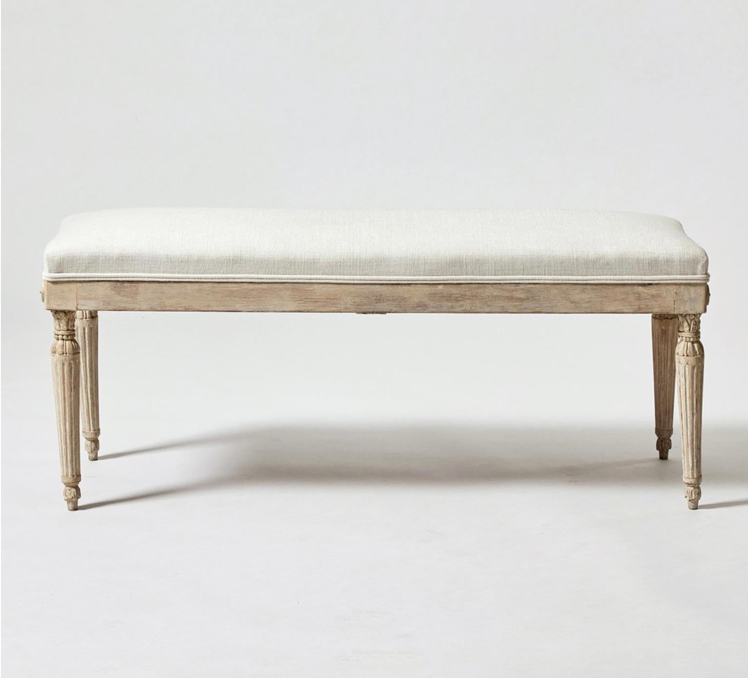 Early 19th Century Swedish Pale Grey Bench with Classic Decorative Detail  For Sale 1