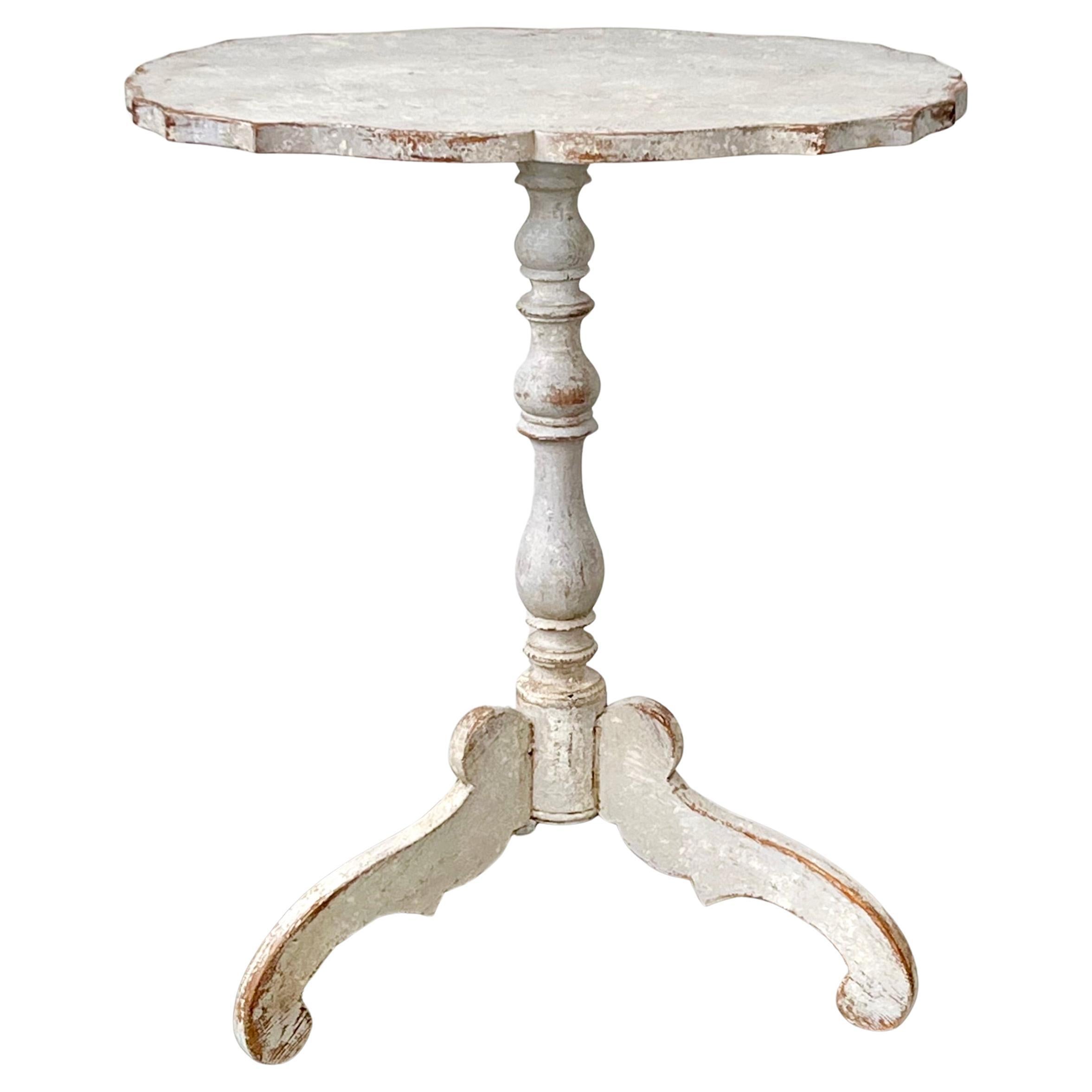 Early 19th Century Swedish Pedestal Table with Shaped Top