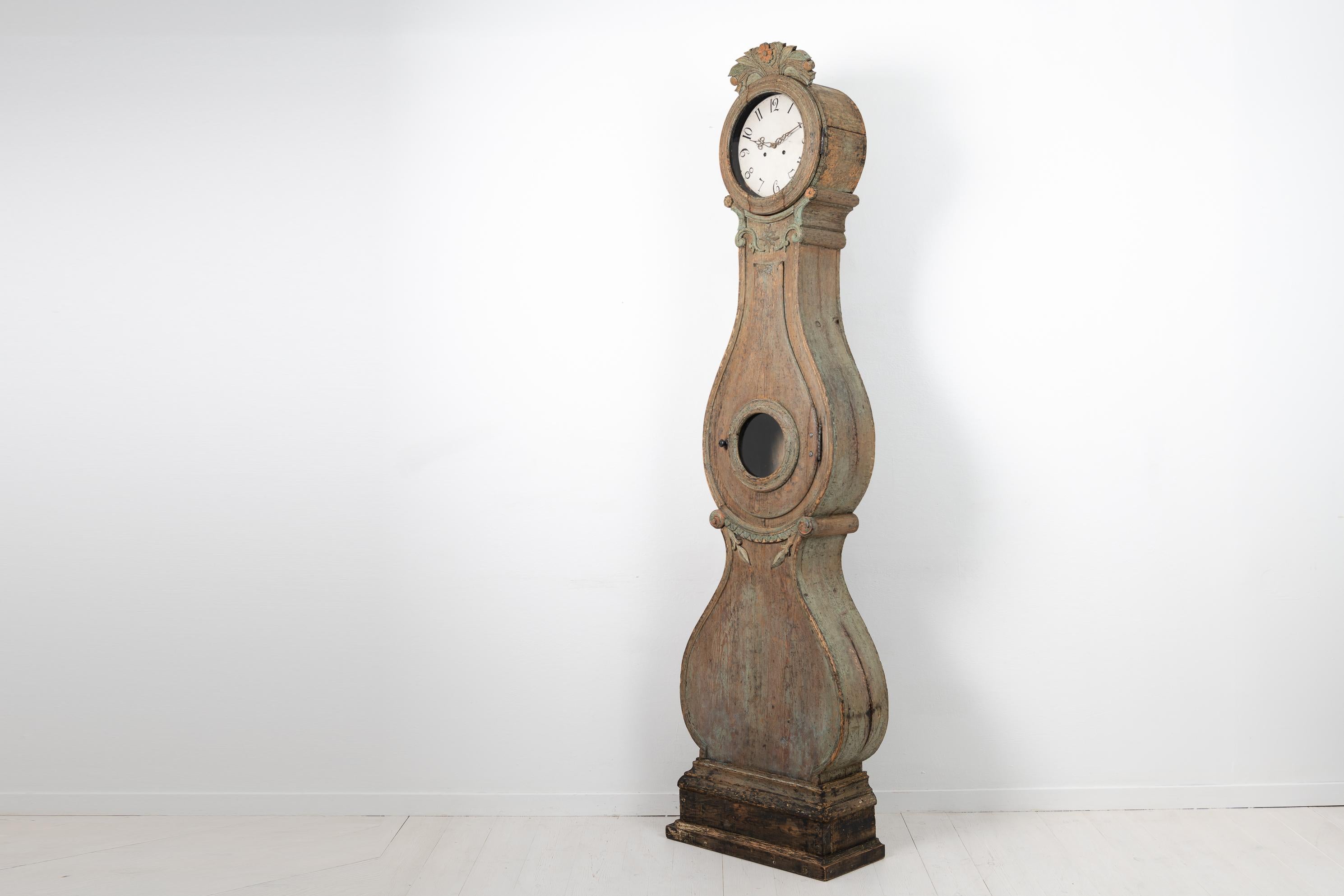 Early 19th Century Swedish Pine Rococo Long Case Clock In Good Condition In Kramfors, SE