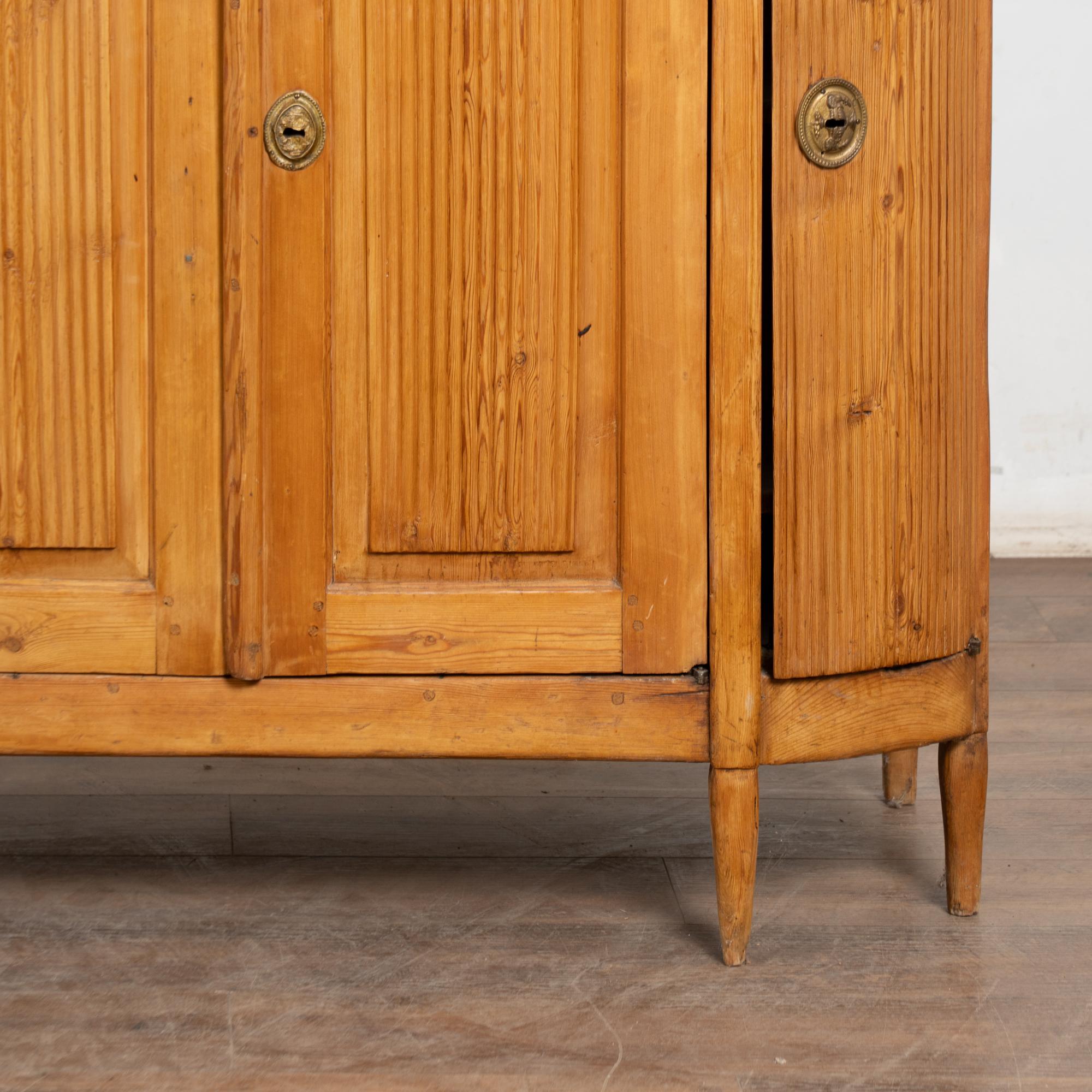 Mobile credenza in pino svedese dell'inizio del XIX secolo in vendita 5