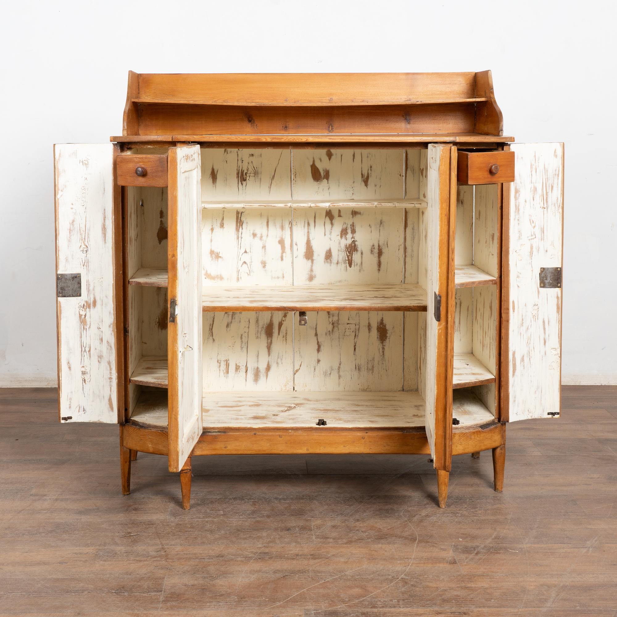 Svedese Mobile credenza in pino svedese dell'inizio del XIX secolo in vendita