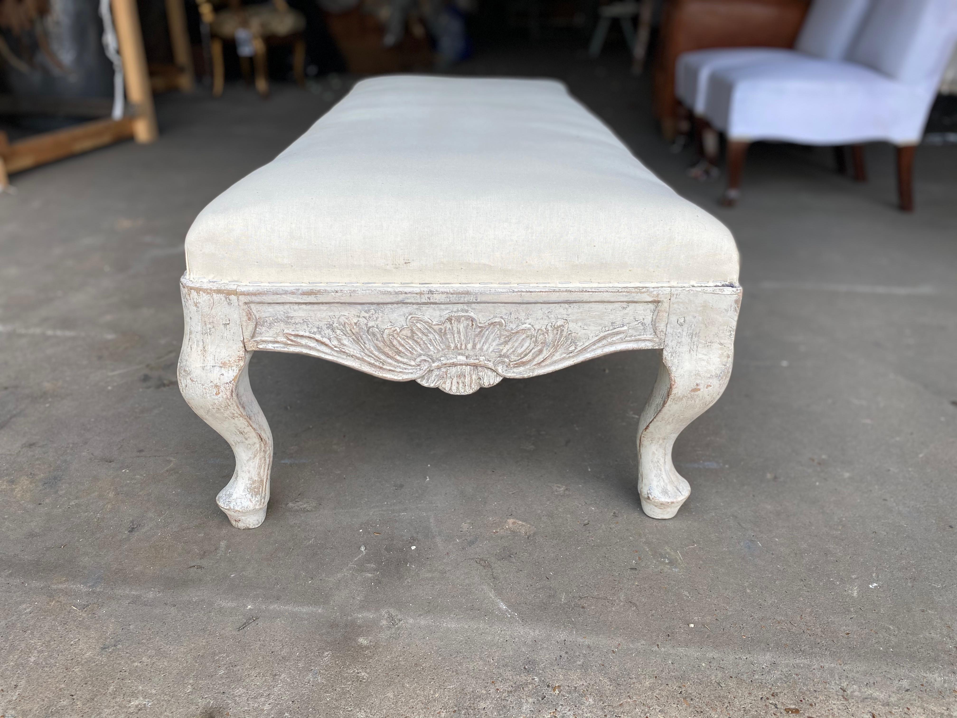 Hand-Carved Early 19th Century Swedish Rococo Painted Bench For Sale