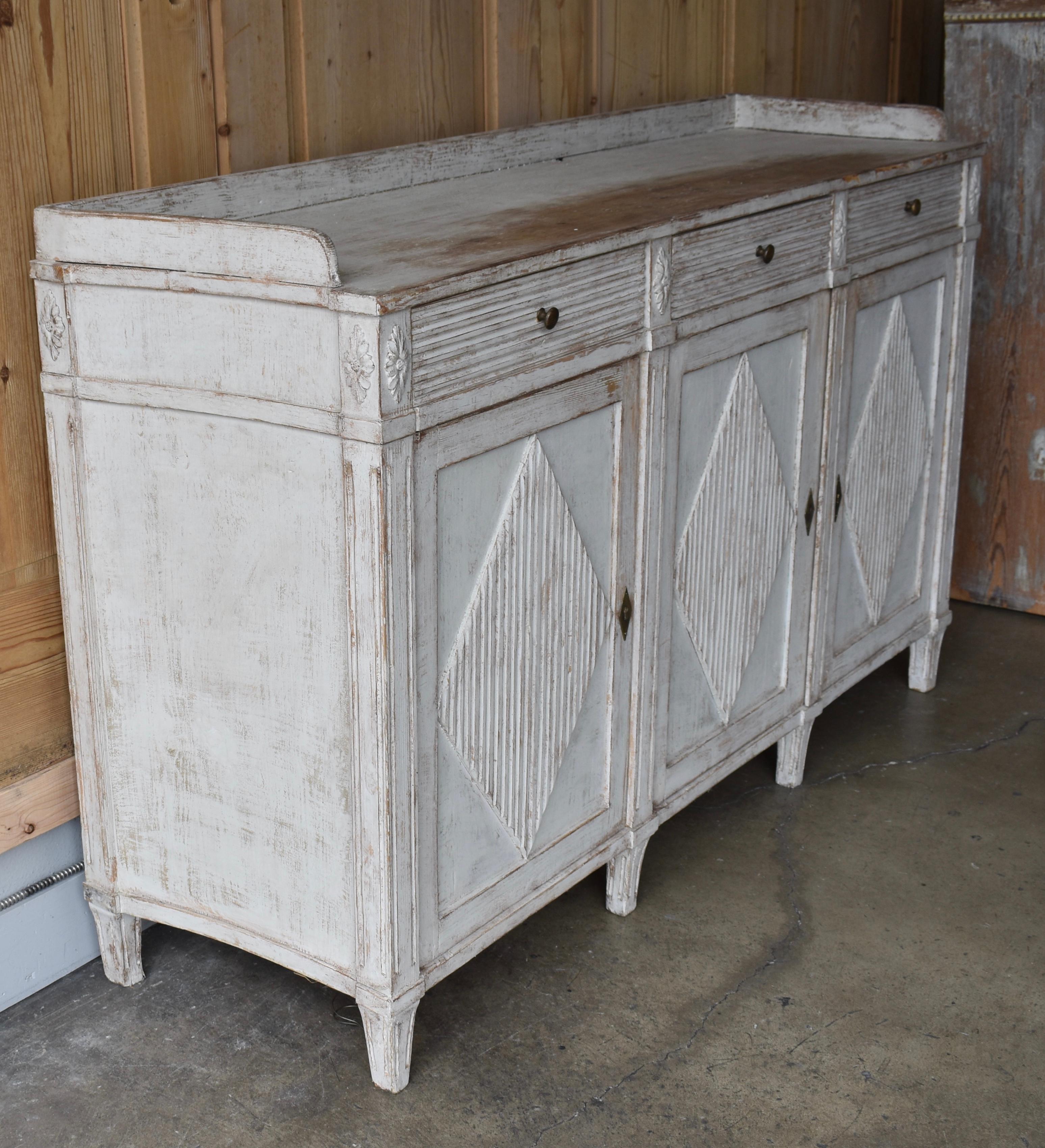 Early 19th Century Swedish Sideboard In Good Condition For Sale In Encinitas, CA