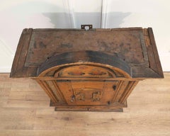 Schwedischer Wandschrank des frühen 19. Jahrhunderts aus Stockholm