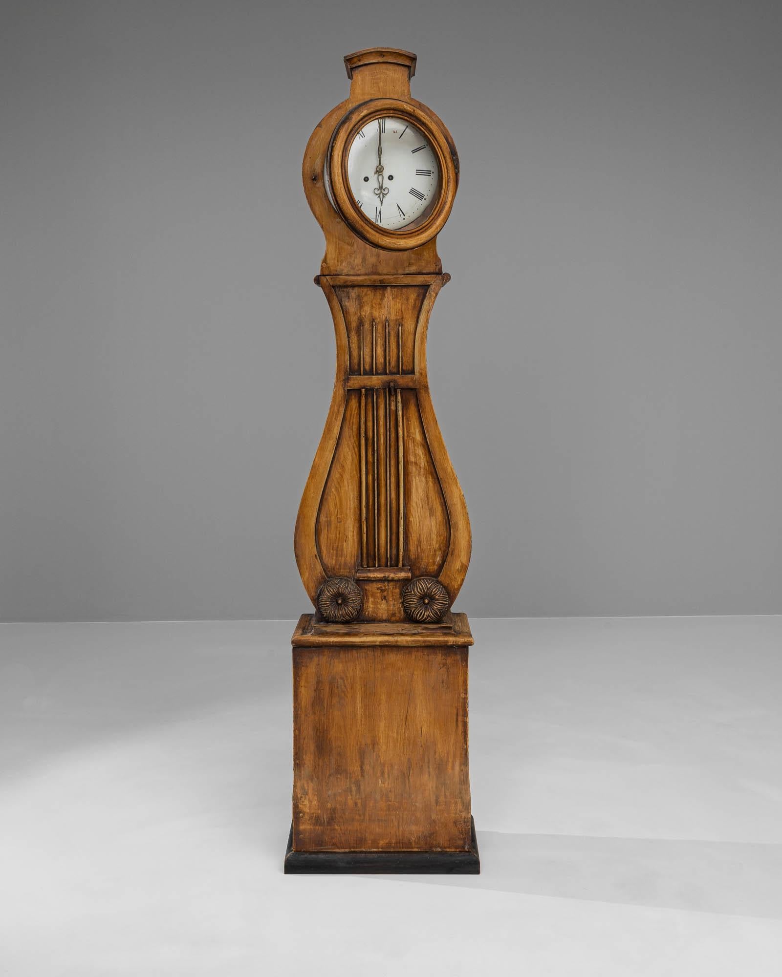 Early 19th Century Swedish Wooden Floor Clock In Good Condition For Sale In High Point, NC