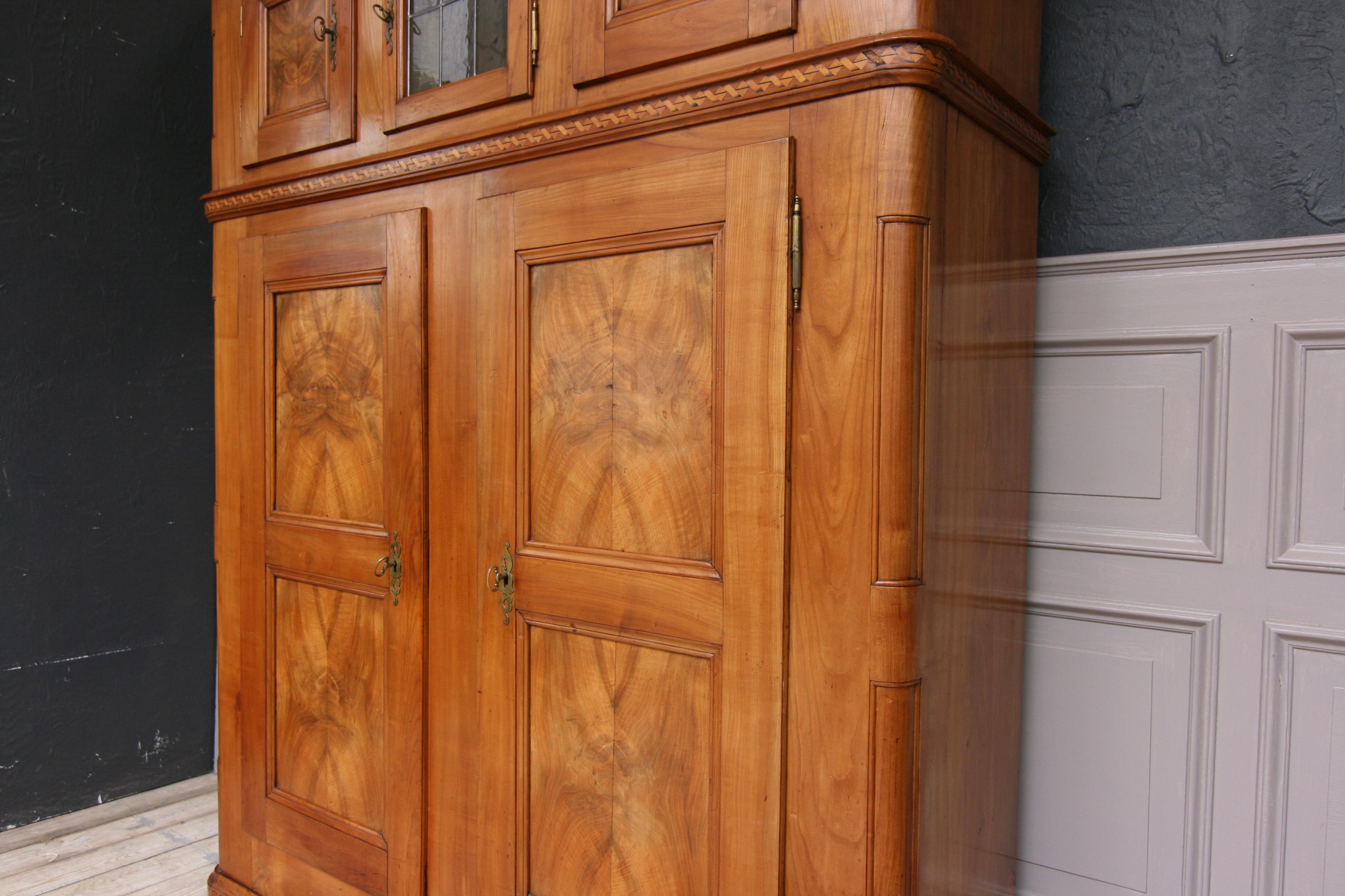 Early 19th Century Swiss Cupboard made of Cherry Wood with Marquetry (Obstholz)