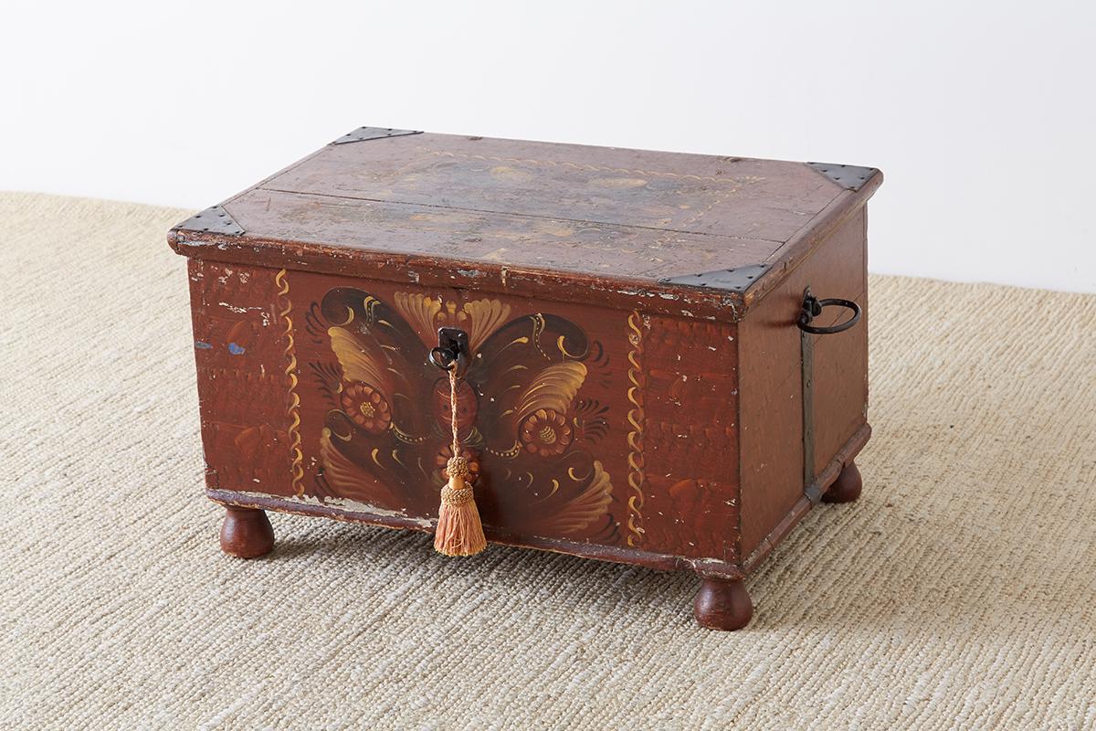 Early 19th Century Swiss Polychrome Blanket Chest Trunk In Good Condition In Rio Vista, CA