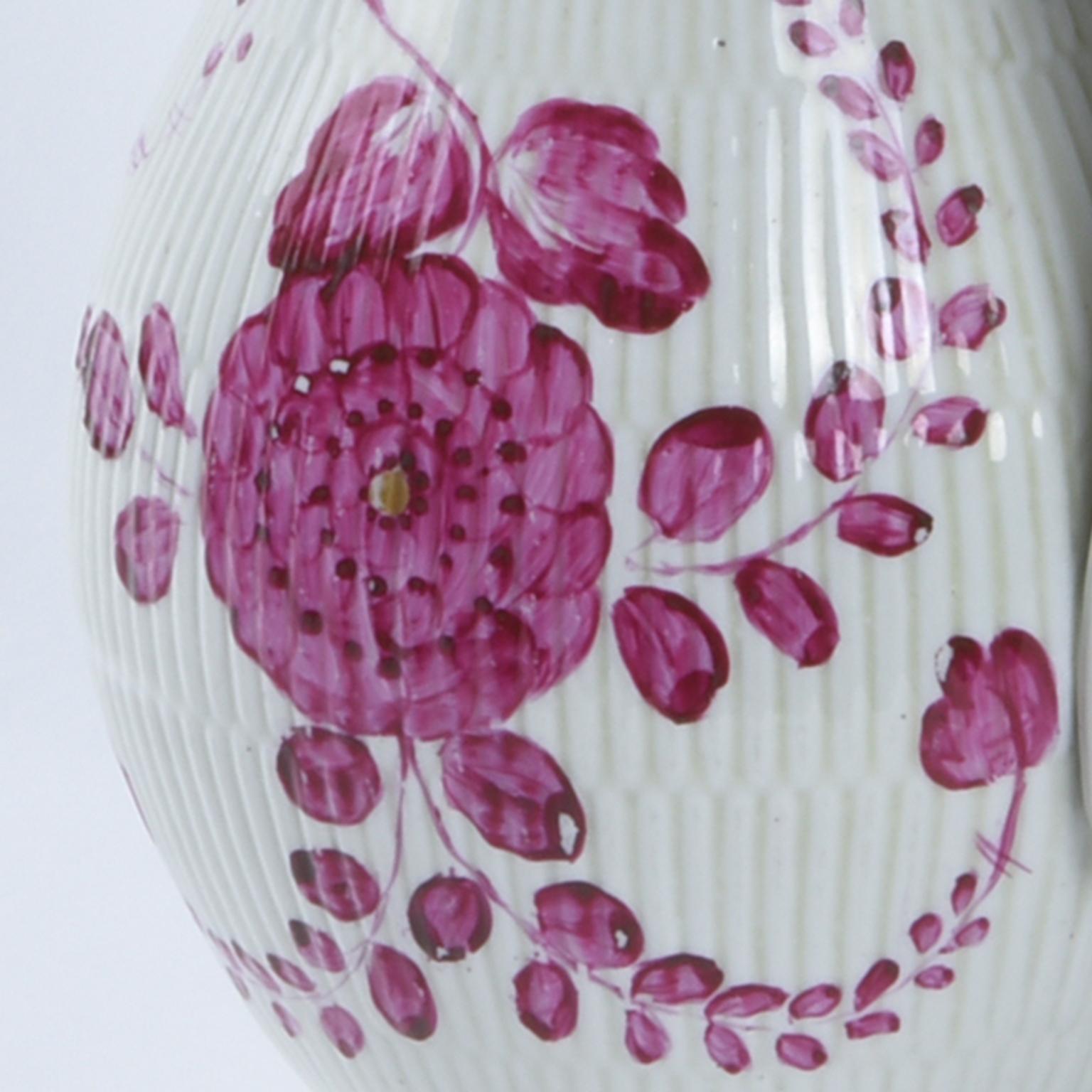Early 19th Century Tetau Porcelain Teapot For Sale 2
